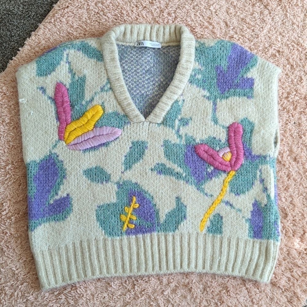 Zara Embroidered V Neck Sweater Vest S