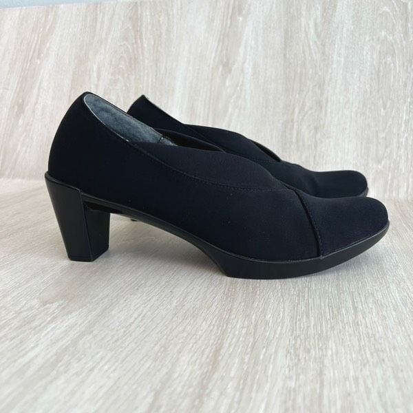 Naot Lucente Womens Size 38 US 7 Black Slip On Fabric Stretch Pumps Heels Shoes