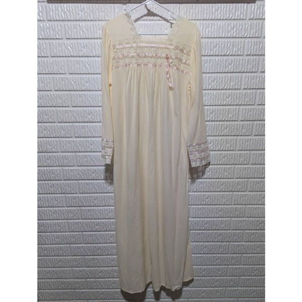 Lewis Frimel Co. Women's Cream Long-Sleeve Lace Pink Ribbon Trim Flannel Nightgo