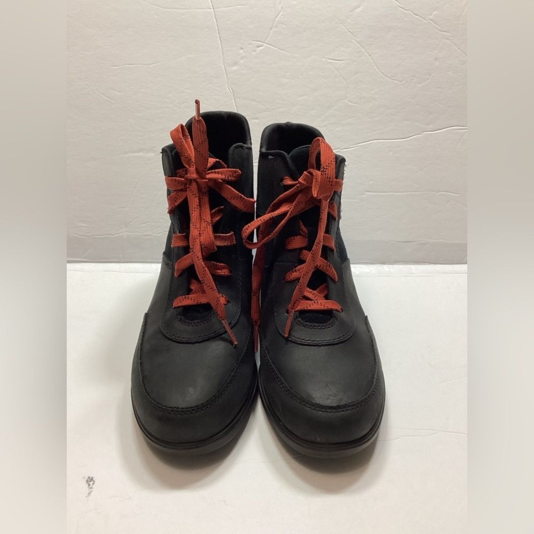 SOREL women’s black leather and suede platform boots size10 red laces