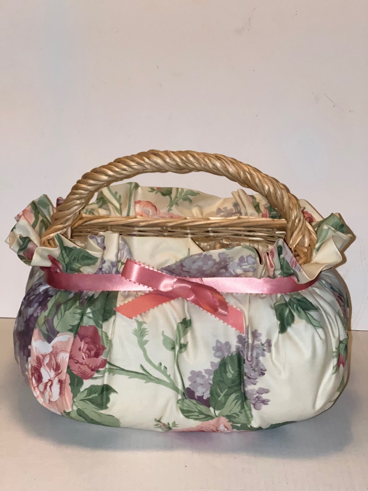 VINTAGE BASKET decor roses material bow compartments Victorian