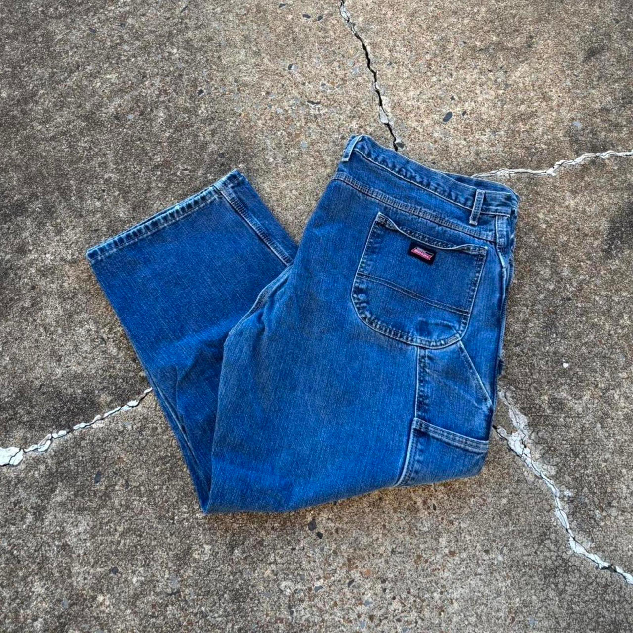 Vintage Dickies carpenter jeans in a nice neutral blue.