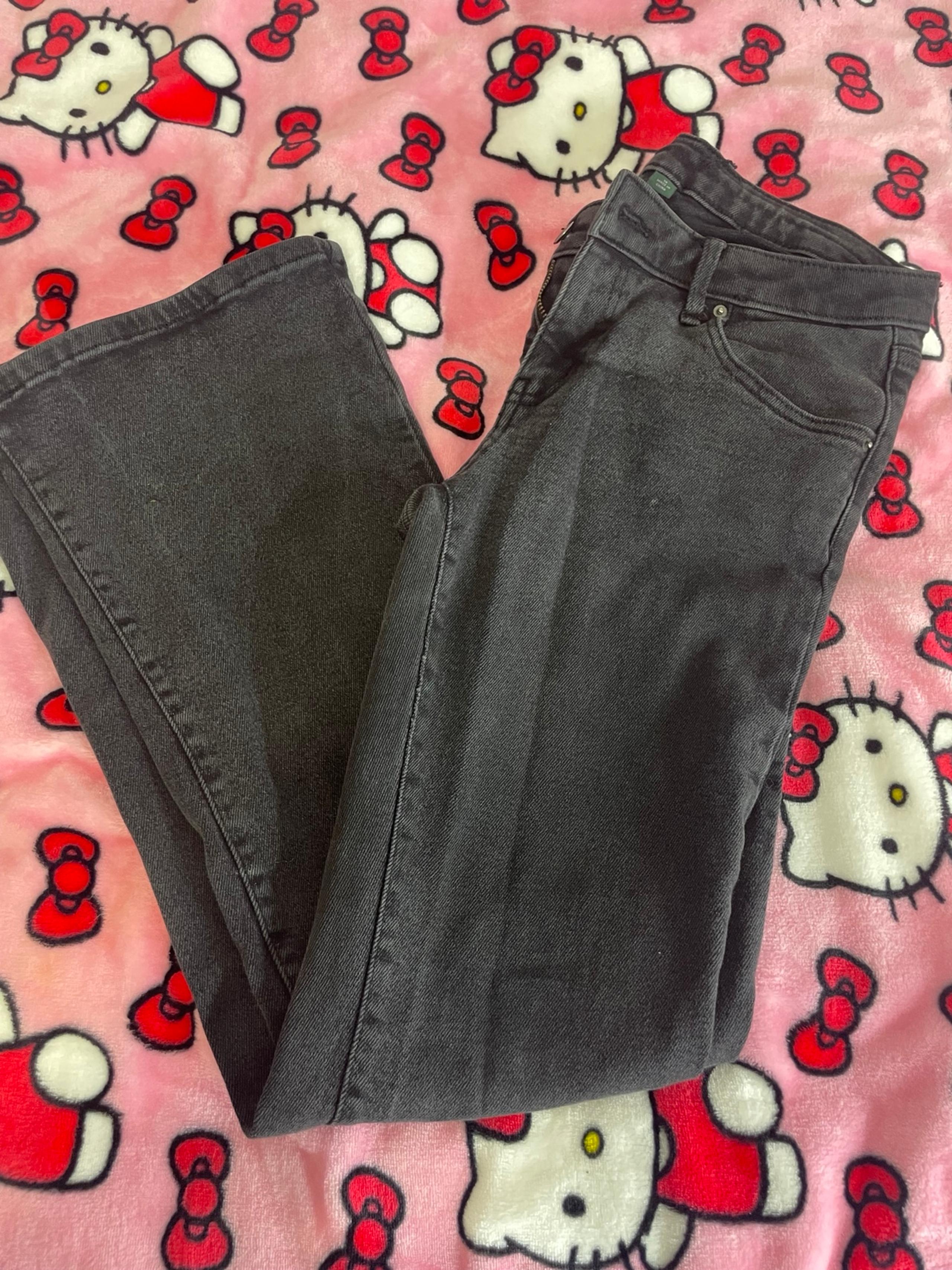 Very low waisted jeans