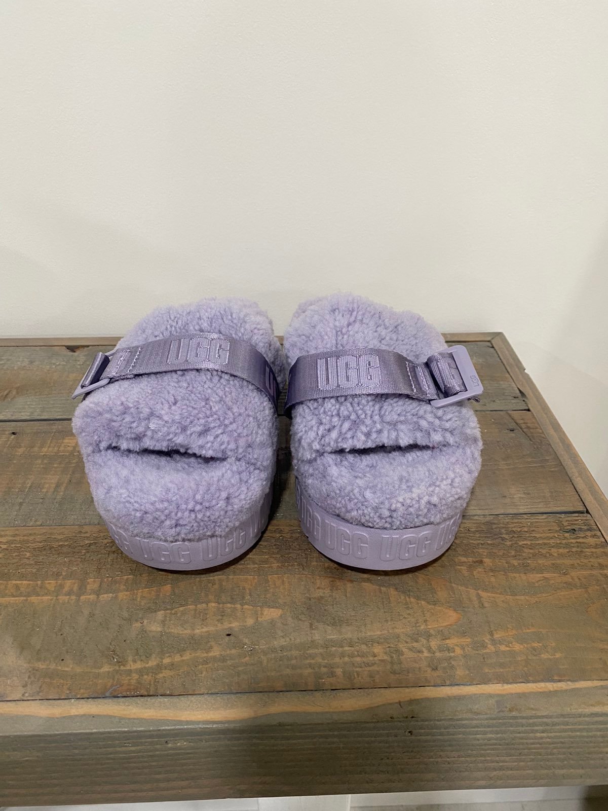 Ugg Fluffita Sandals !