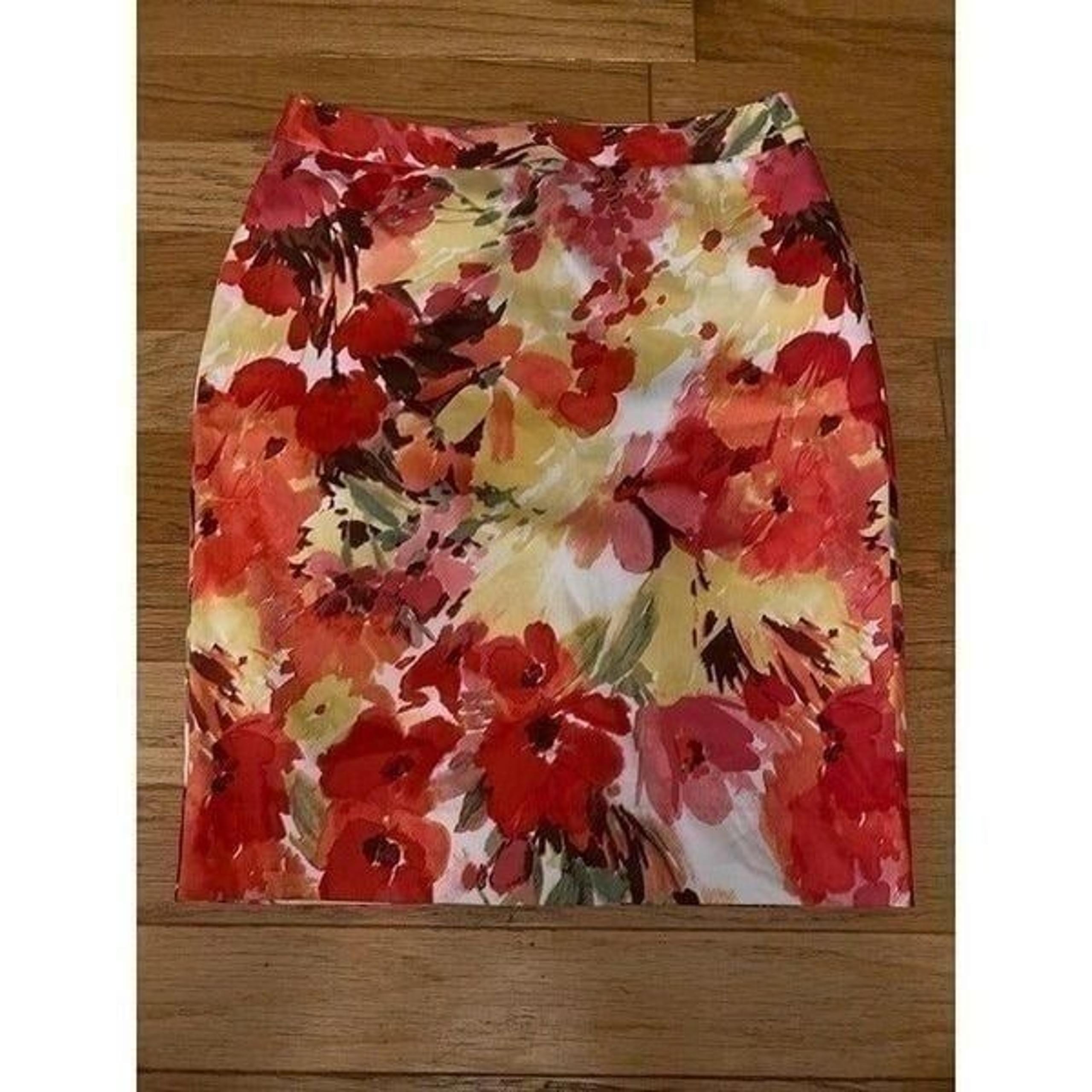 Charter Club, women's cotton blend pink floral lined pencil skirt size 6P