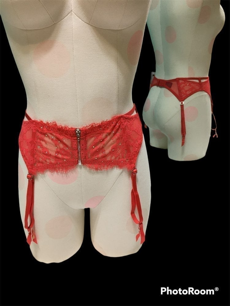Victoria's Secret Red Lace Garter Belt w Swarovski crystals XS NWOT