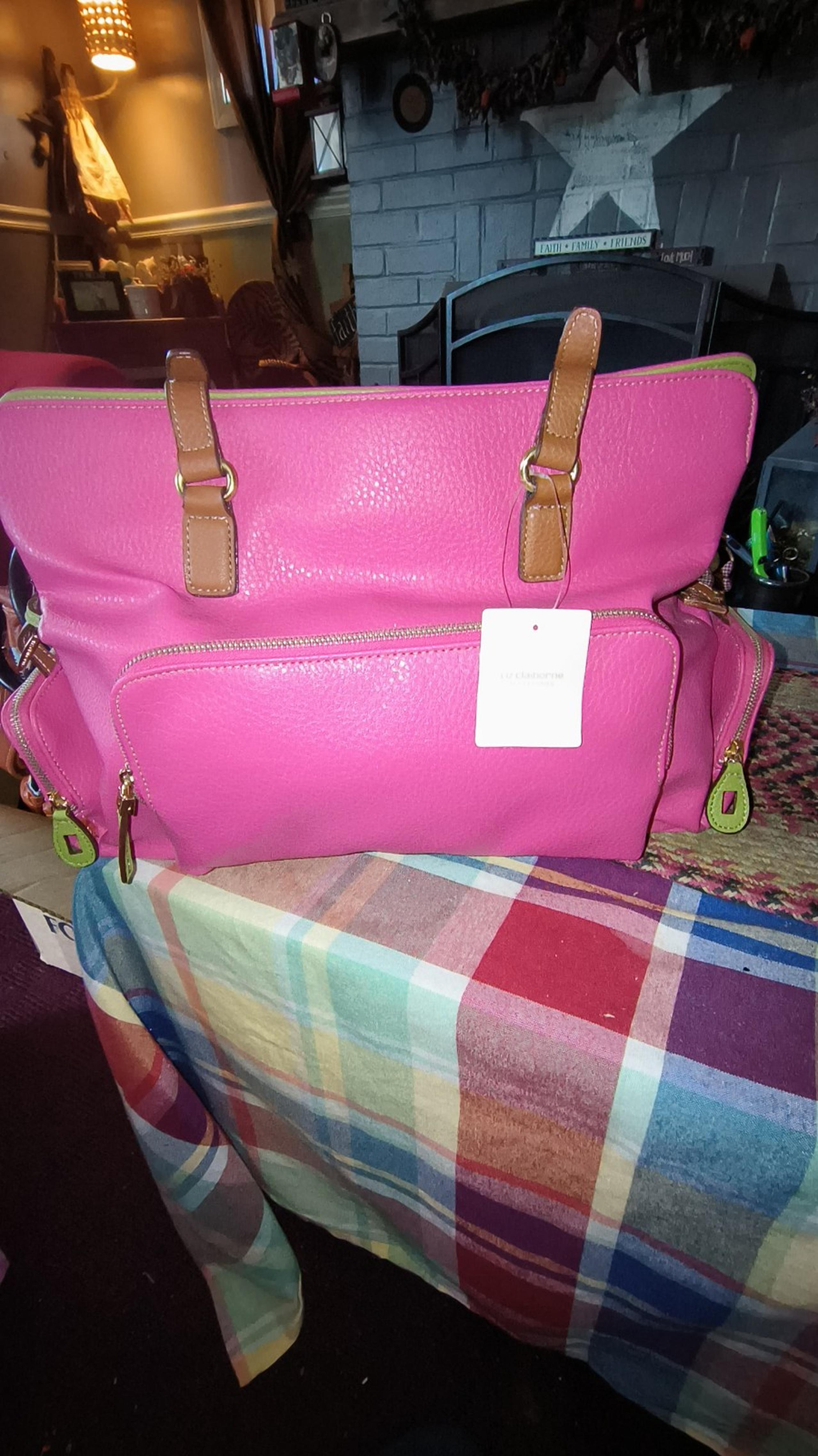Beautiful Liz Claiborne vegan leather large shoulder bag