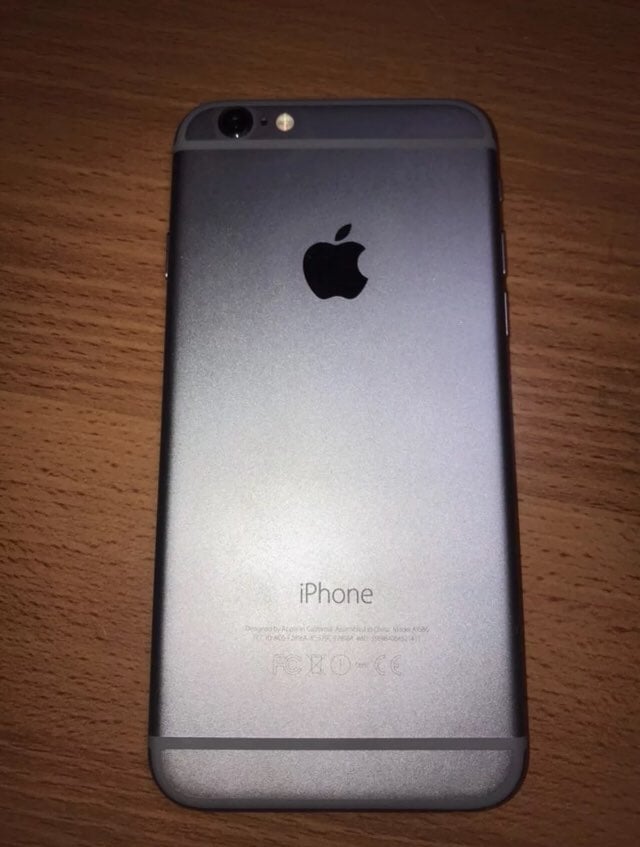 iPhone 6//64 GB//UNLOCKED