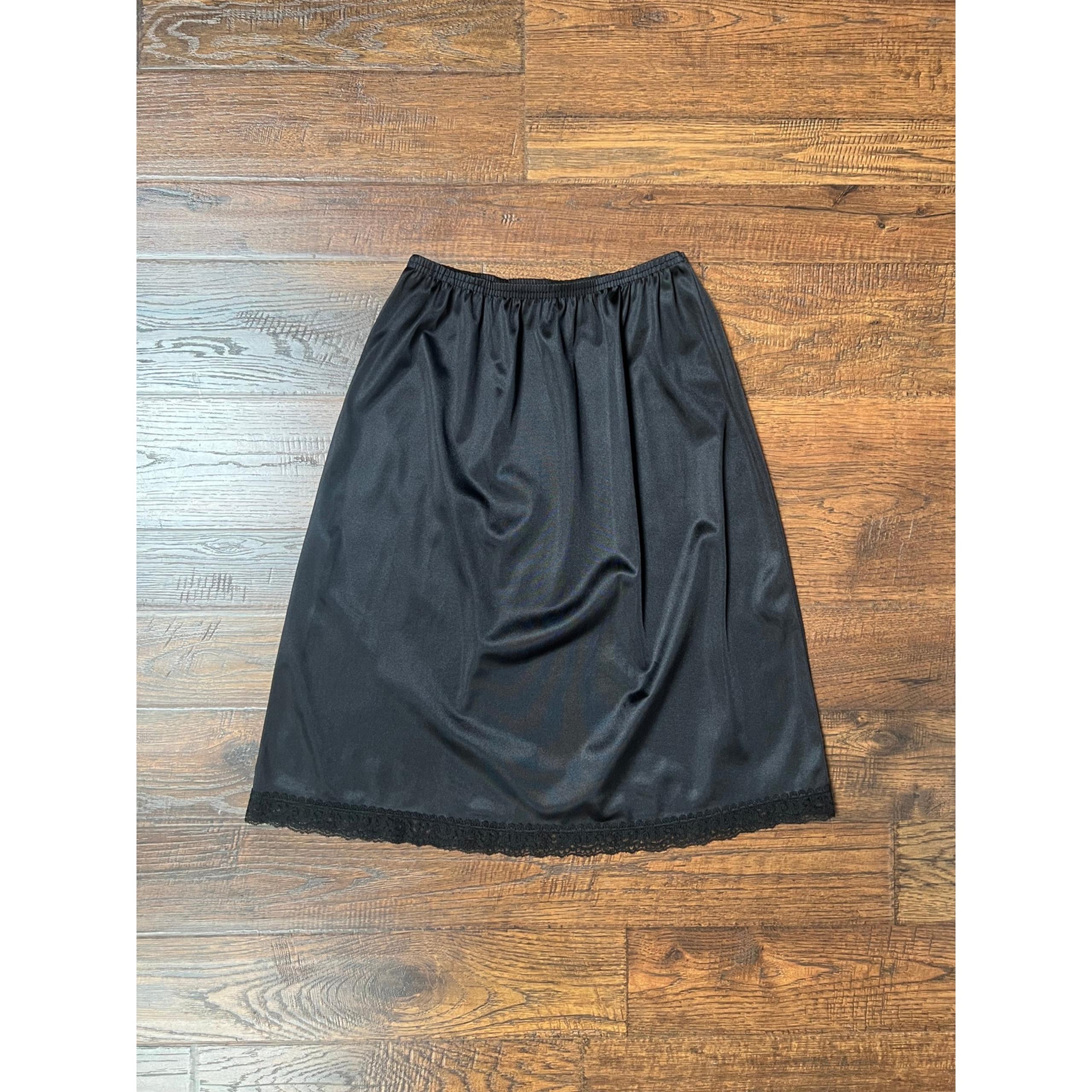 Vintage Clothing Above Knee Skirt Slip Black Satin Lace Hem X-Small Vanity Fair