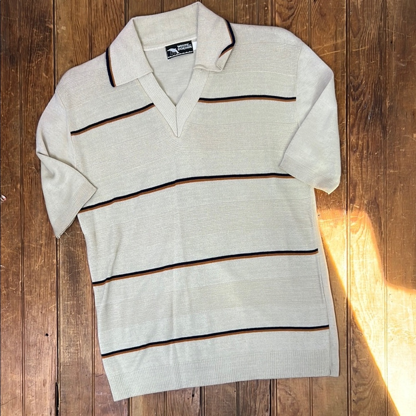 Mens vintage 80s short sleeve V-neck, collared sweater shirt, lightweight size L