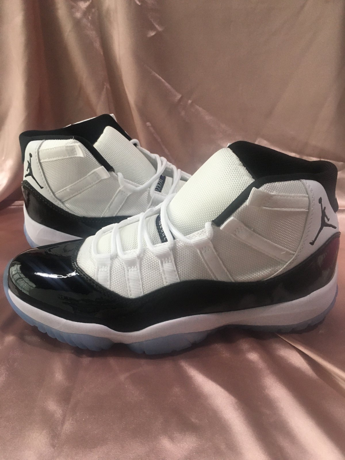 Nike Jordan 11 CMFT Low Shoes