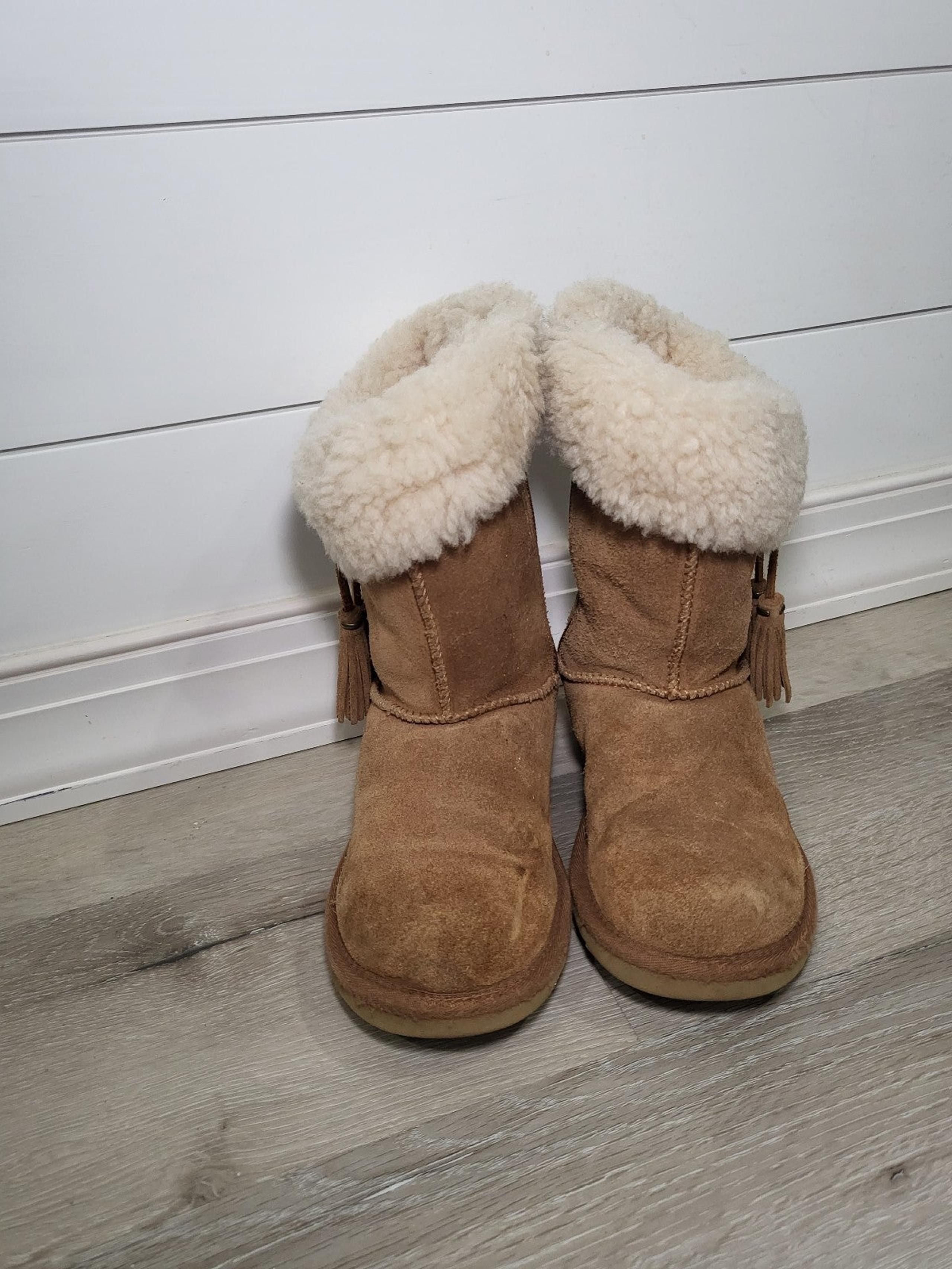Ugg Australia Sheepskin Plumdale boots girls size 13