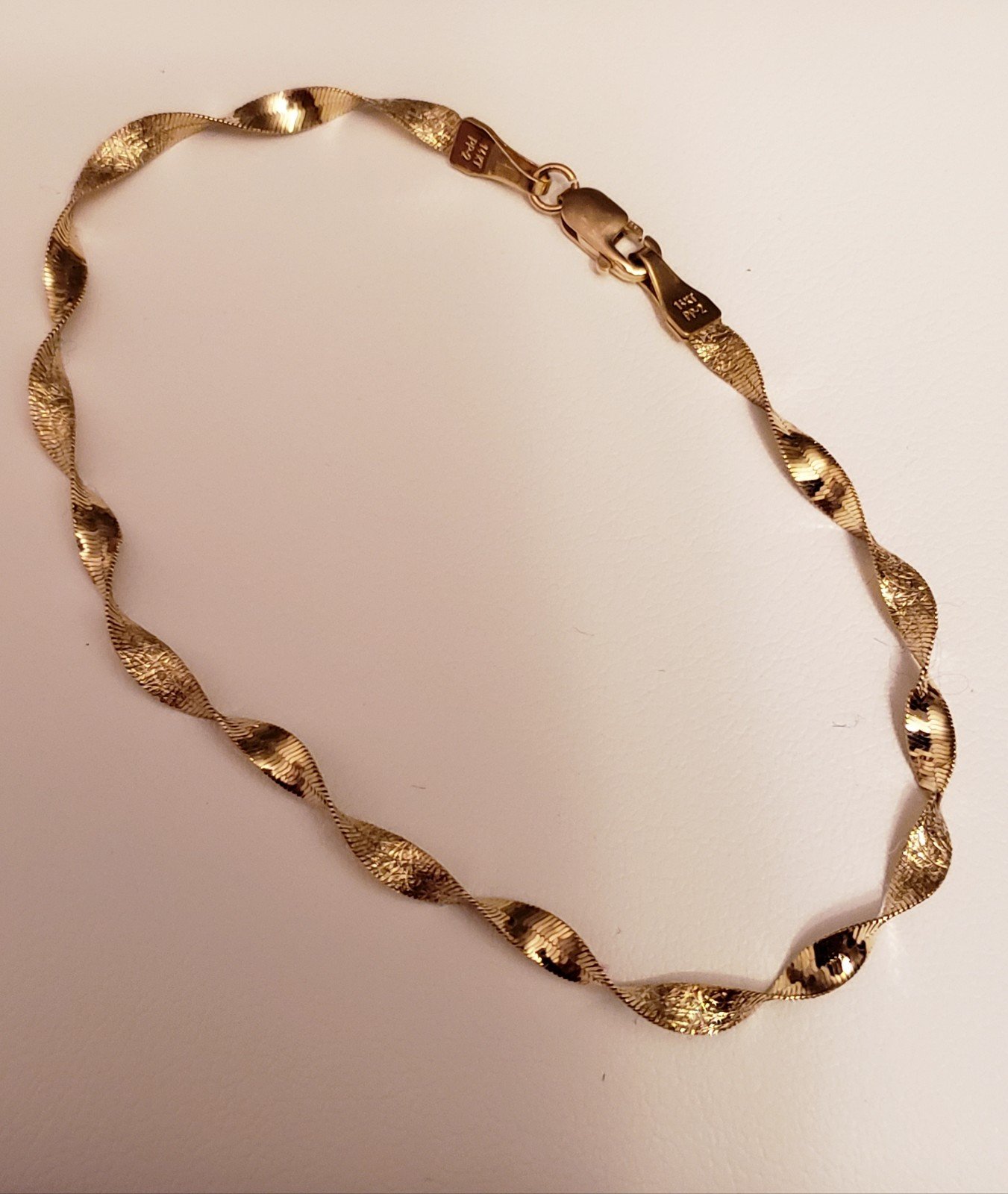 14K Gold Twist Link Bracelet