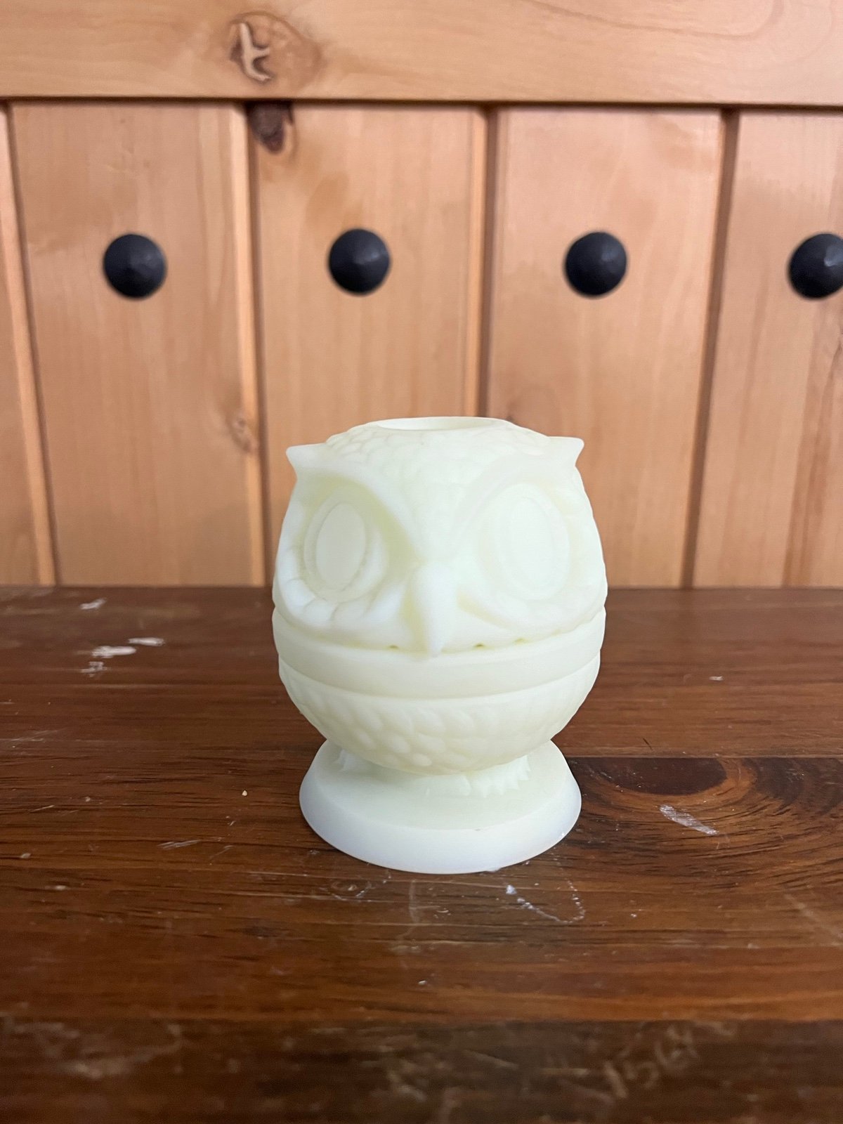 Vintage Fenton Art Glass custard Uranium Owl Design Fairy Lamp UV Reactive