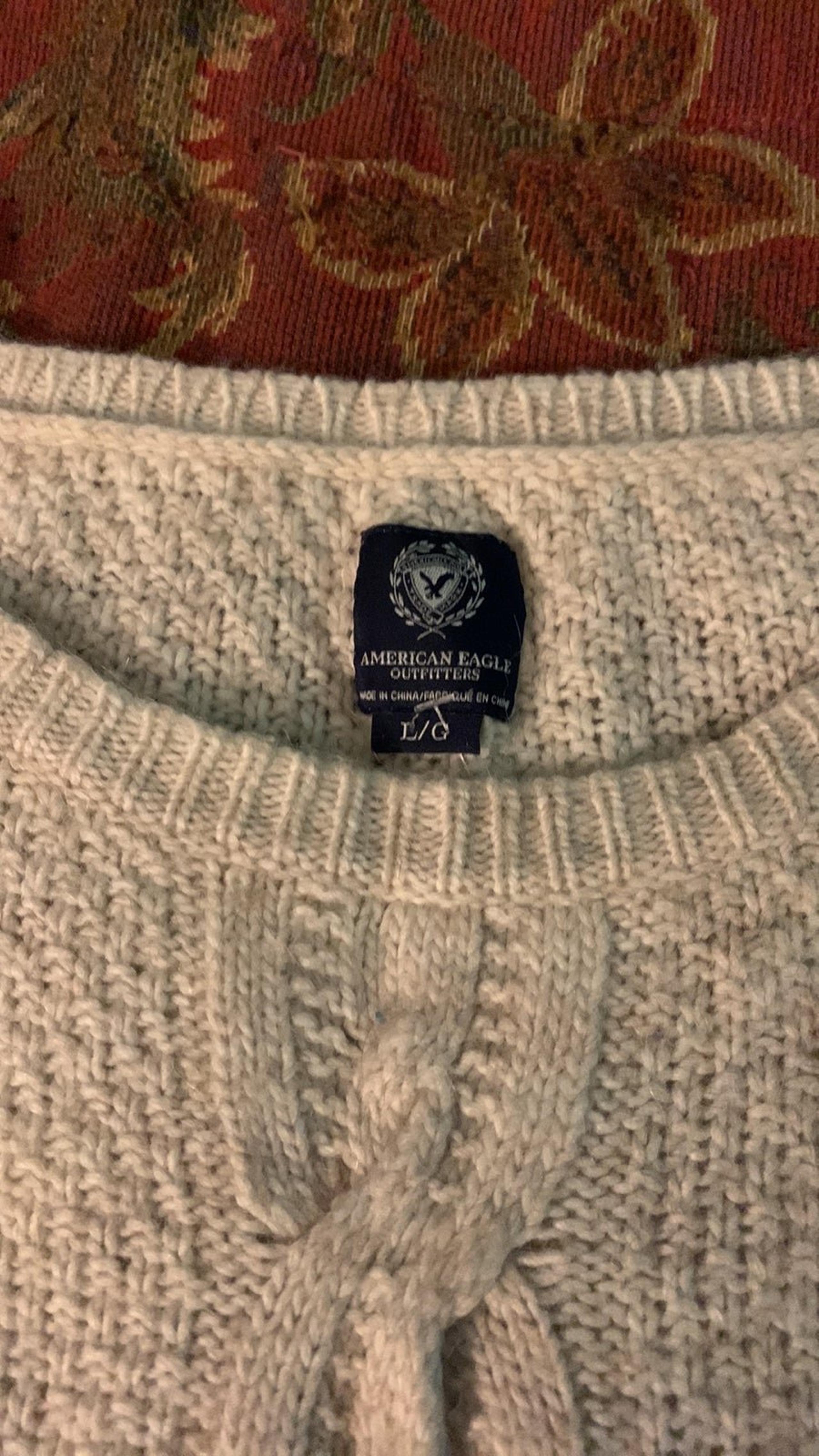American Eagle beige fisherman’s sweater