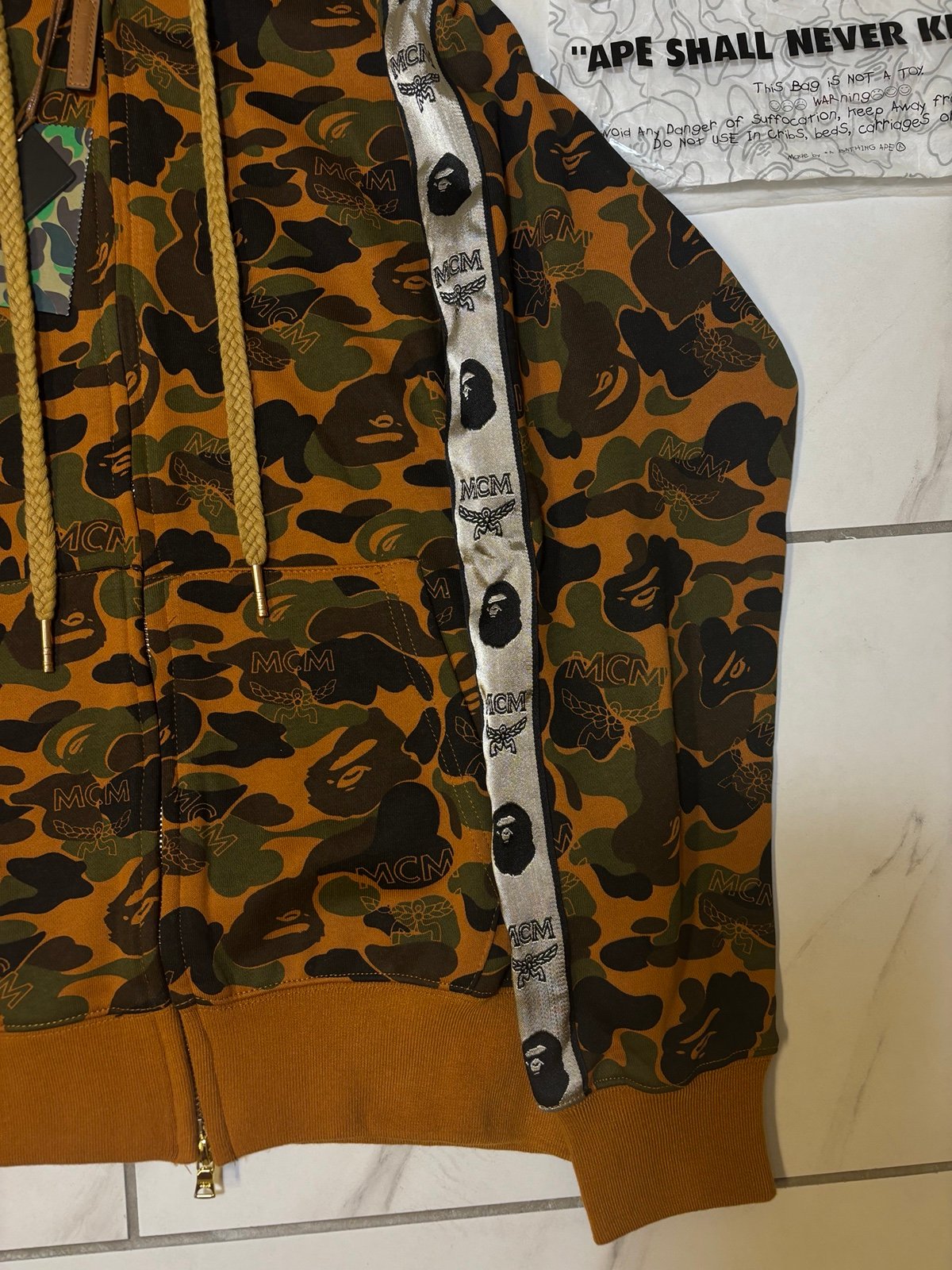 人気話題コラボ！BAPE x MCM Camo Zip Hoodie Brown Bape x McM Jacket Zip Hoodie | eBay