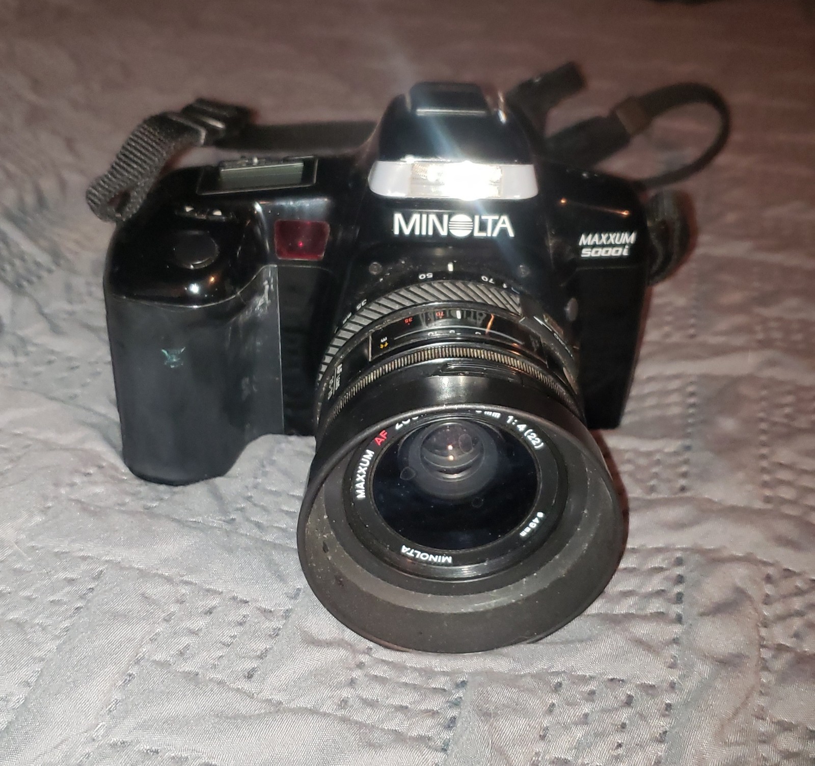 Minolta Maxxum 5000i 35MM Camera/ non-working
