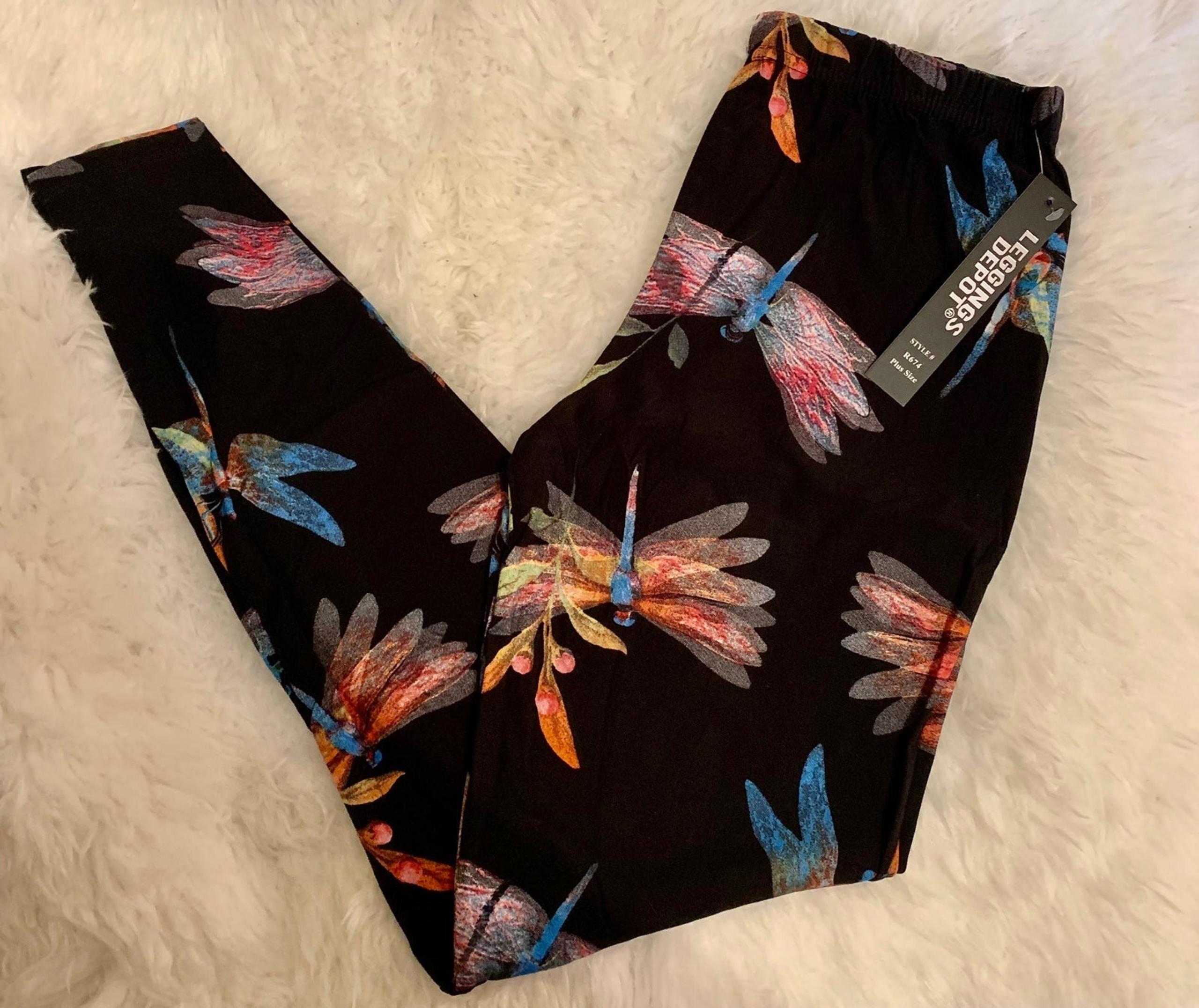 Plus Size Dragonfly Leggings Fits Sizes 12-18 NWT