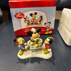 Disney Department 56 Mickey’s Merry Christmas Village Mickey Serving Ice Cream