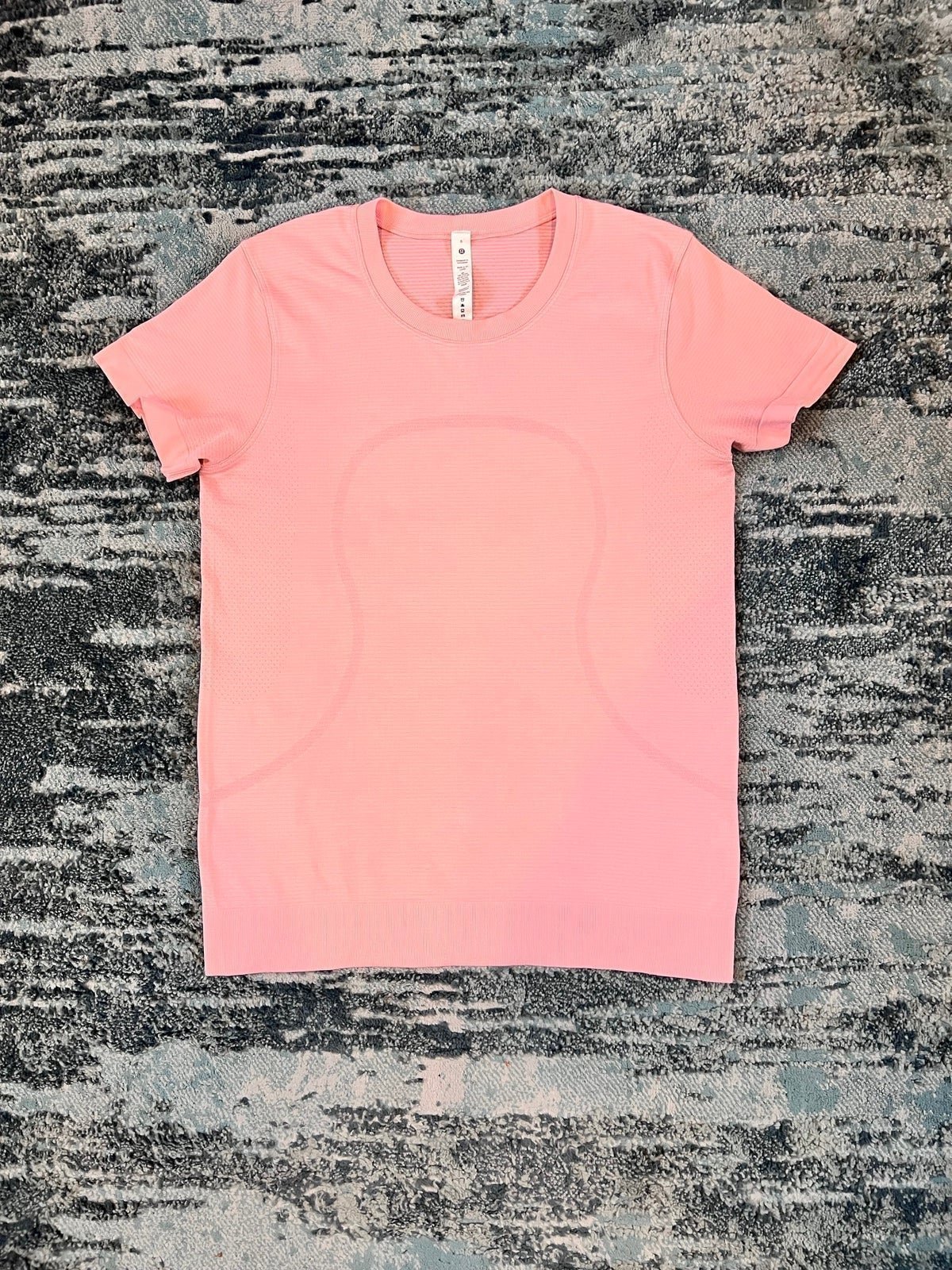 Lululemon Swiftly Tech Short Sleeve *Relaxed Fit Size 6 In Dew Pink