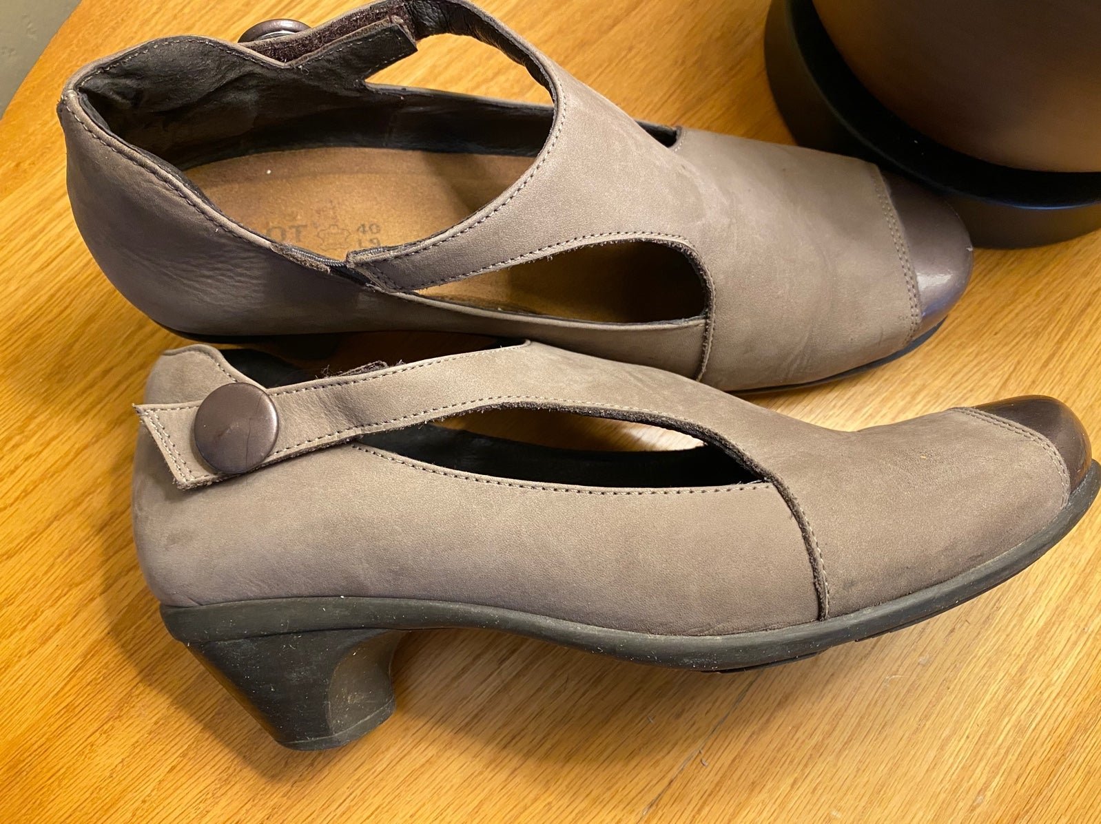 Naot woman shoe block heel Size 40 Made in Israel