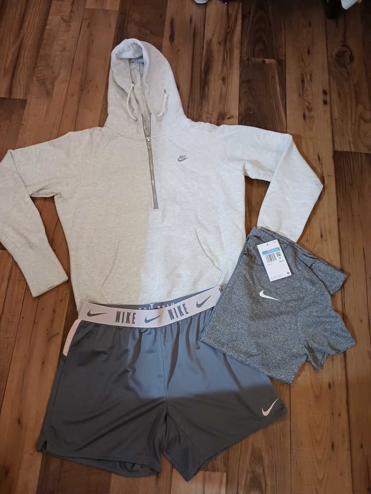 Nike Bundle Women's (S/M) NEW! Hoodie, shirt, shorts