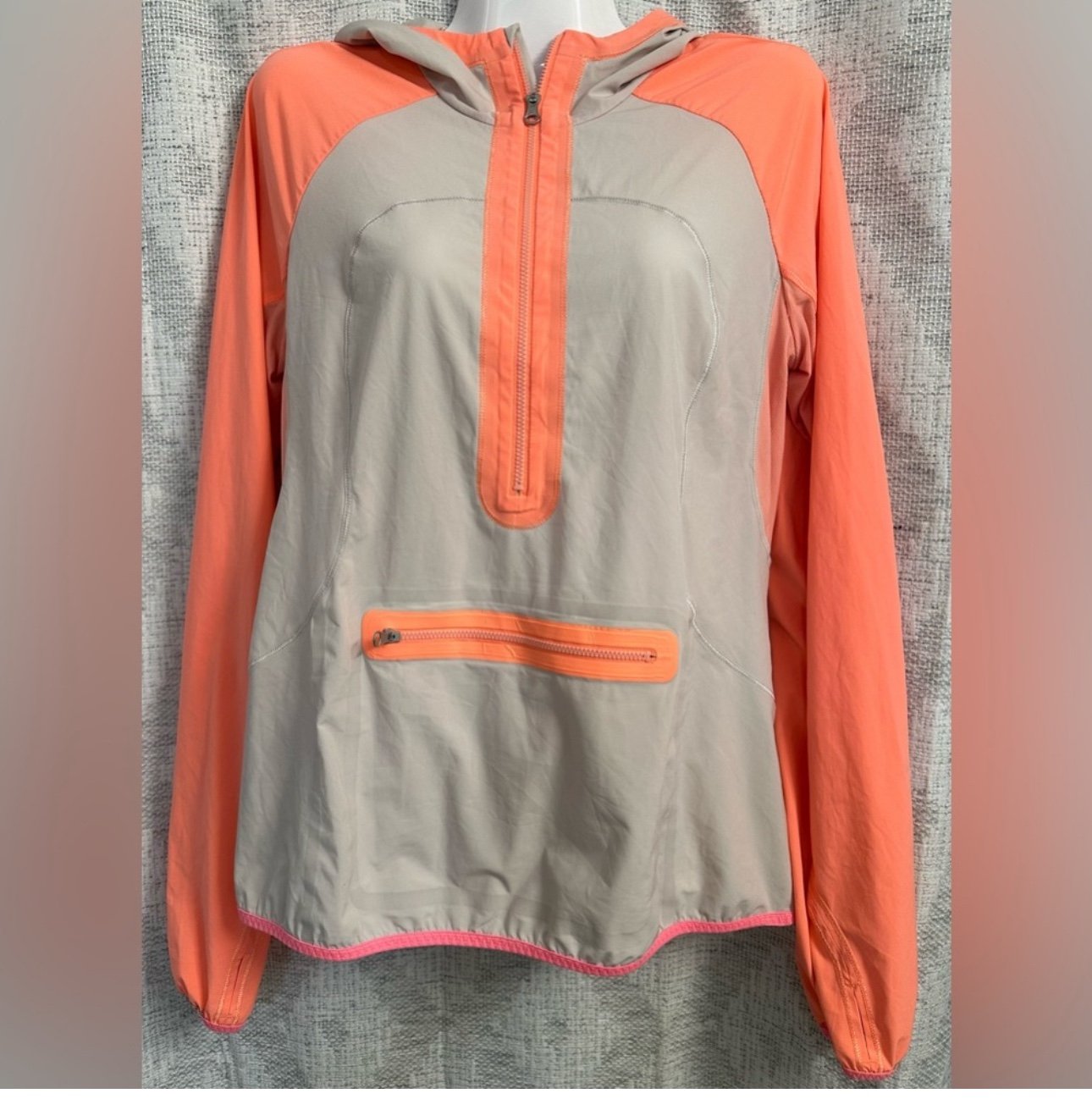 Lululemon Athleticia 1/2 pullover w/keyhole sleeve