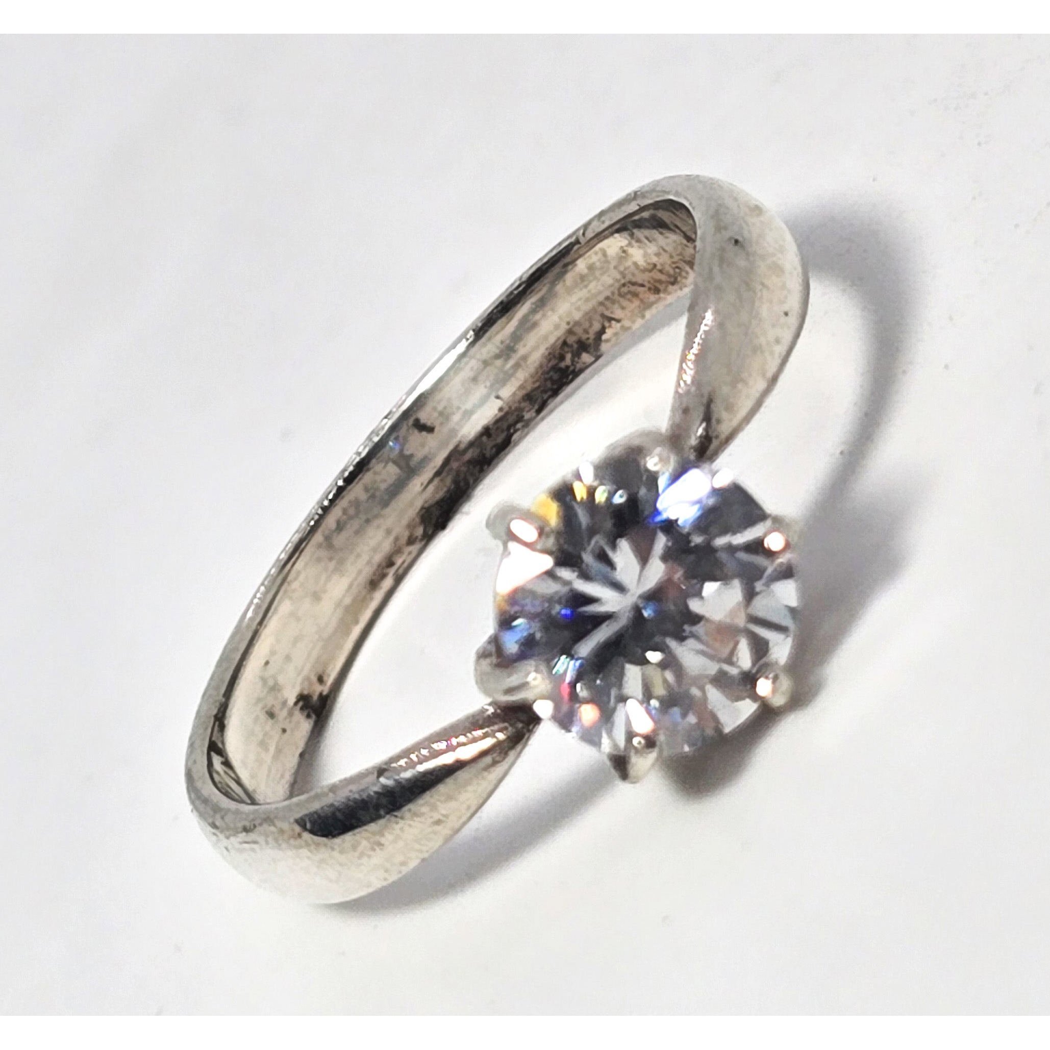 Cubic Zirconia 1.3ct beautiful sterling silver solitaire engagement ring size 9