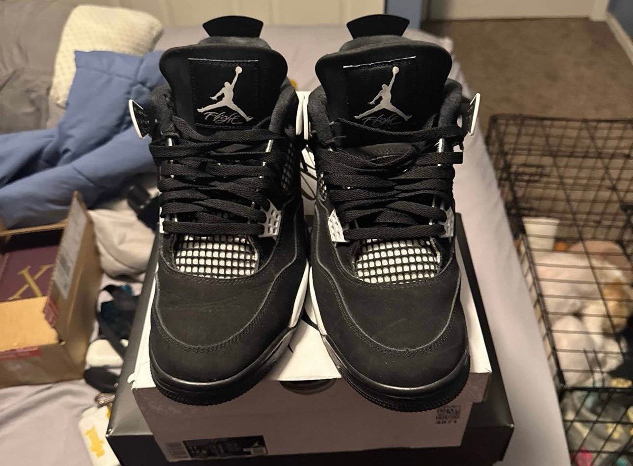 Jordan 4 white thunder size 11
