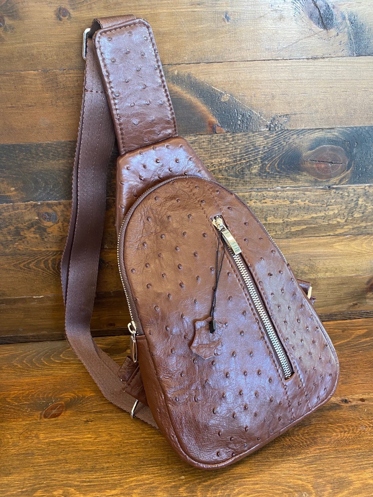 Genuine ostrich sling bag / Bolso de avestruz