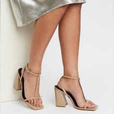 Alias Mae Winslet tan patent leather chunky heel sandals SZ 39
