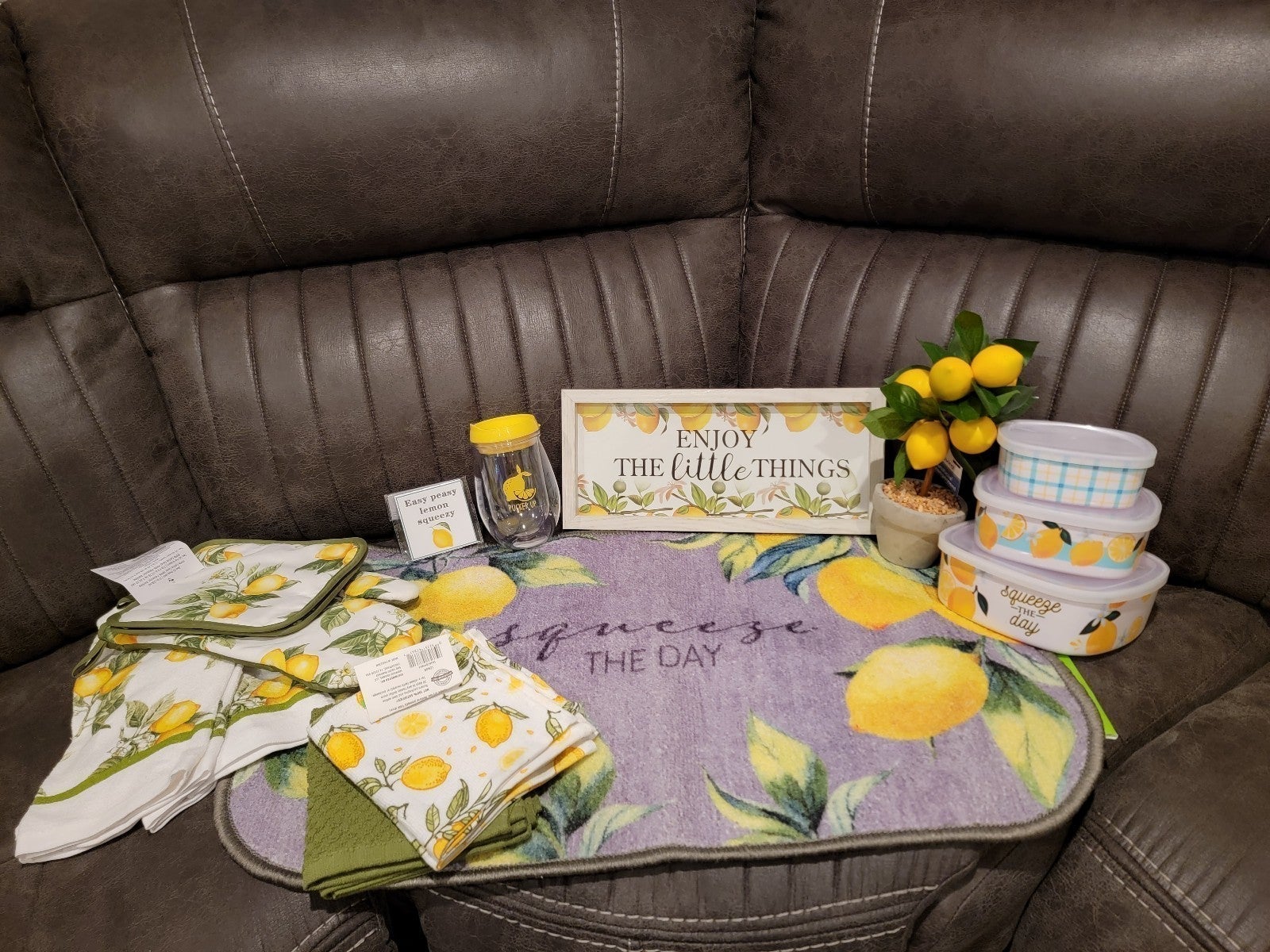 Lemon Kitchen Decor/ kitchen towels and pot holders set