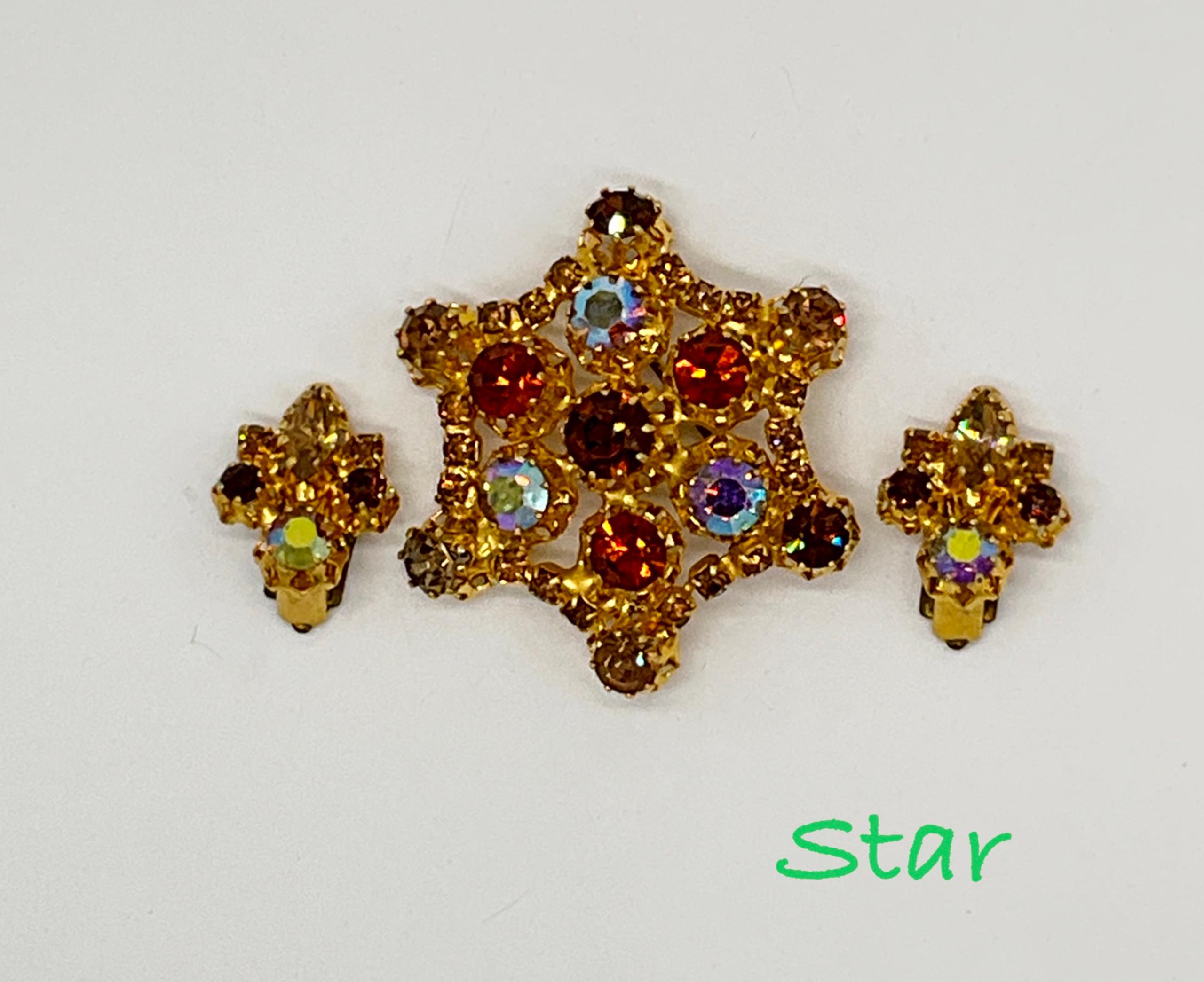 BEAUTIFUL SPARKLING BROOCH AND EARRING SET SIGNED STAR