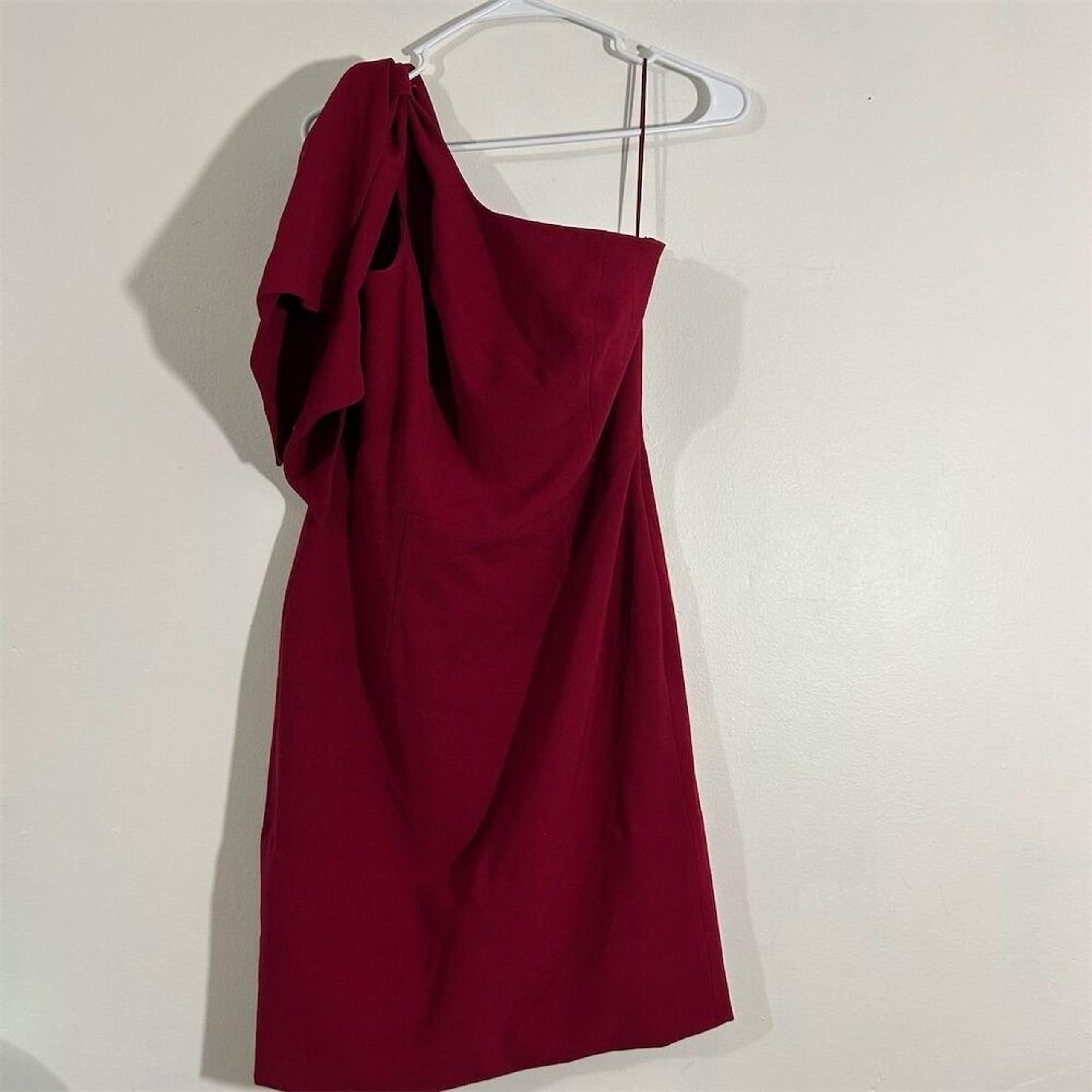 Dress the Population Women's One Shoulder Bow Midi Dress Red M