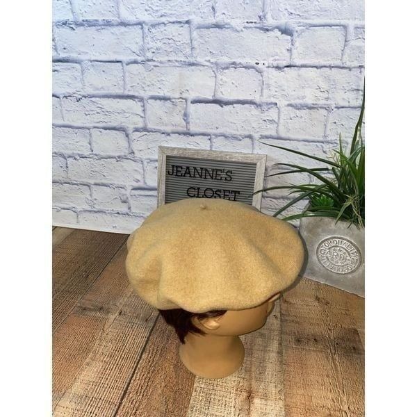 Hoquy Beret Men/ Woman S/M 100% Wool Made In France- Tan.