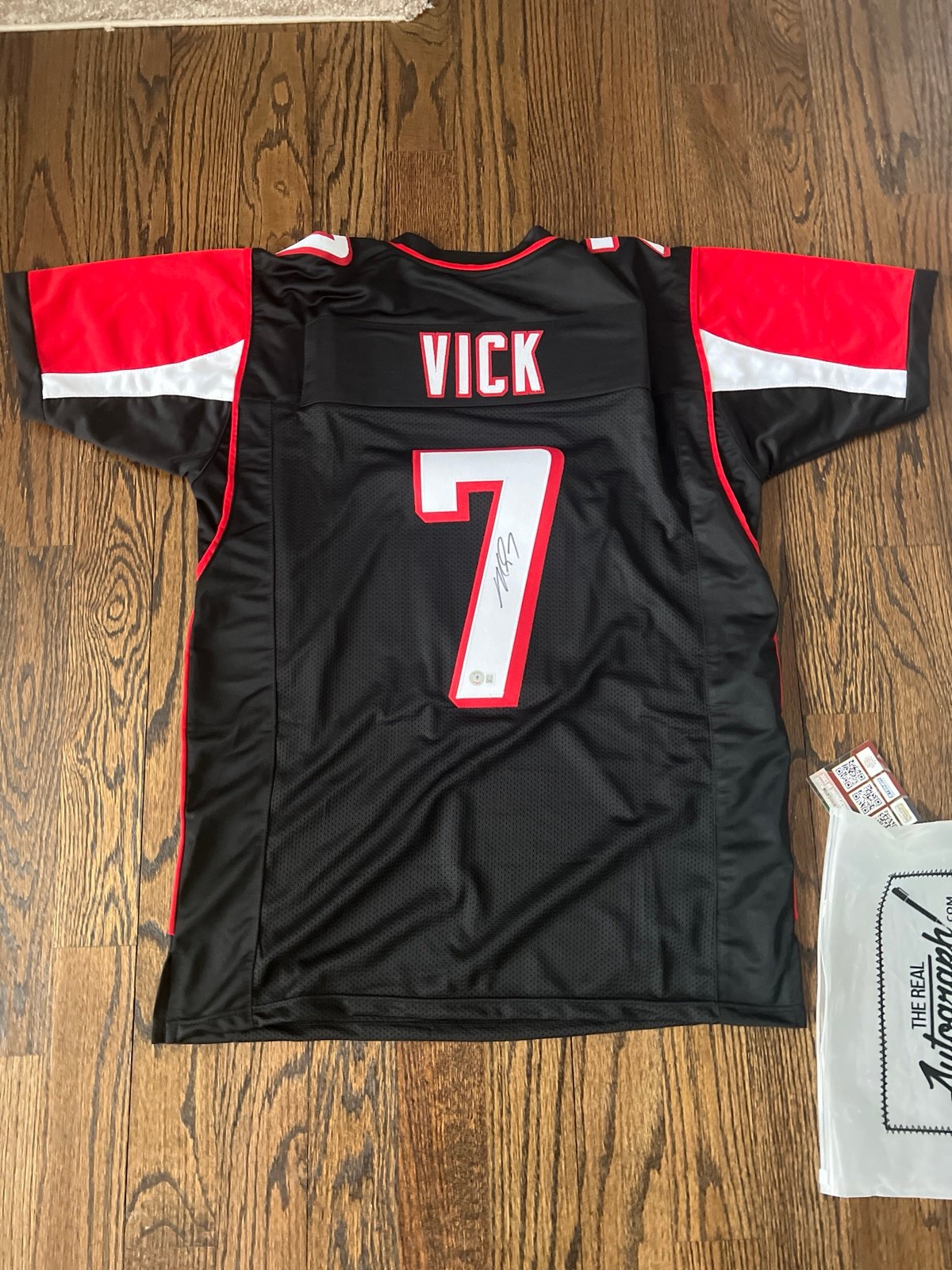 Atlanta Falcons Legend Michael Vick Signed Jersey Beckett Authenticated