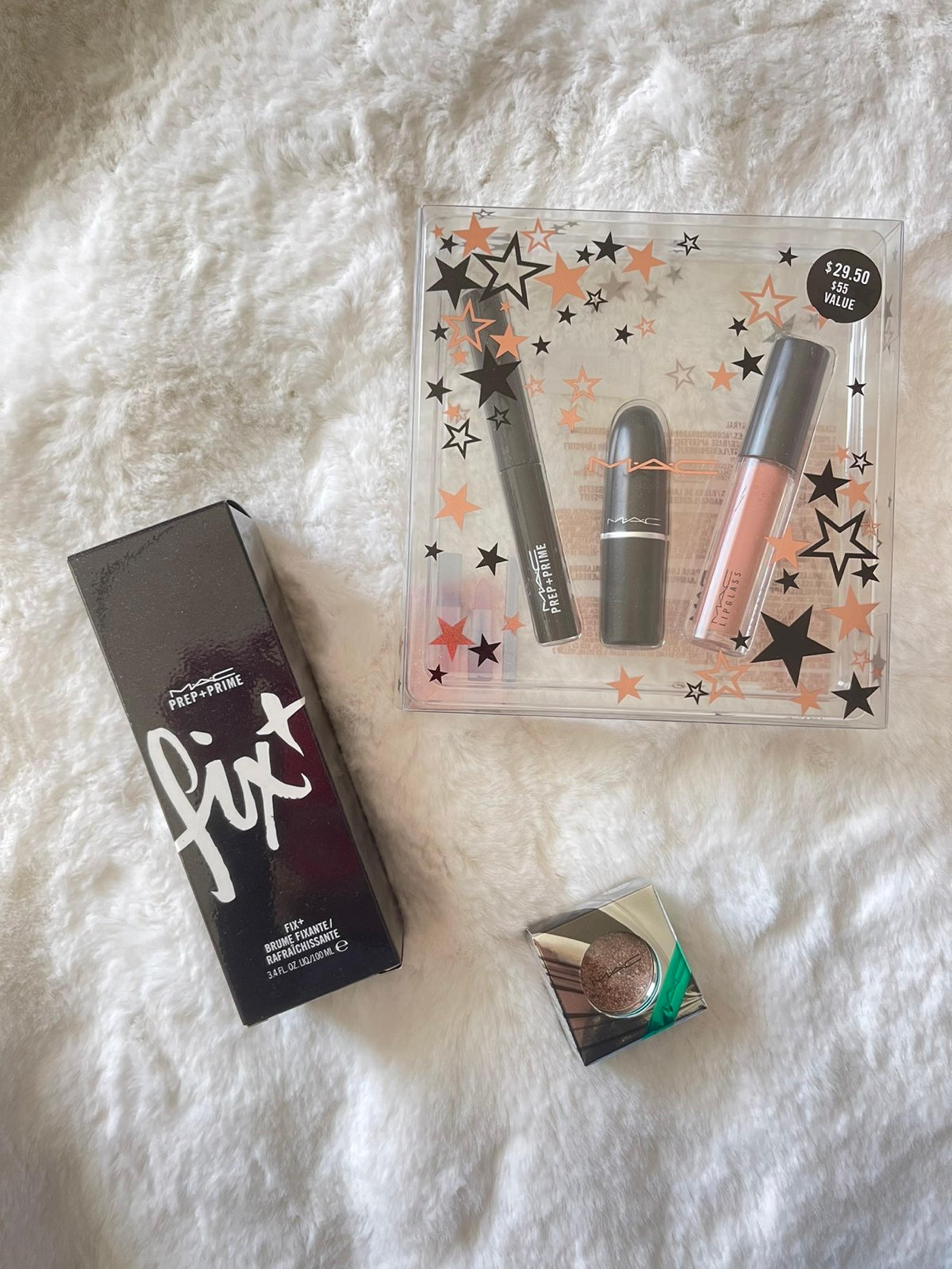 Mac Cosmetics 3 pieces Set