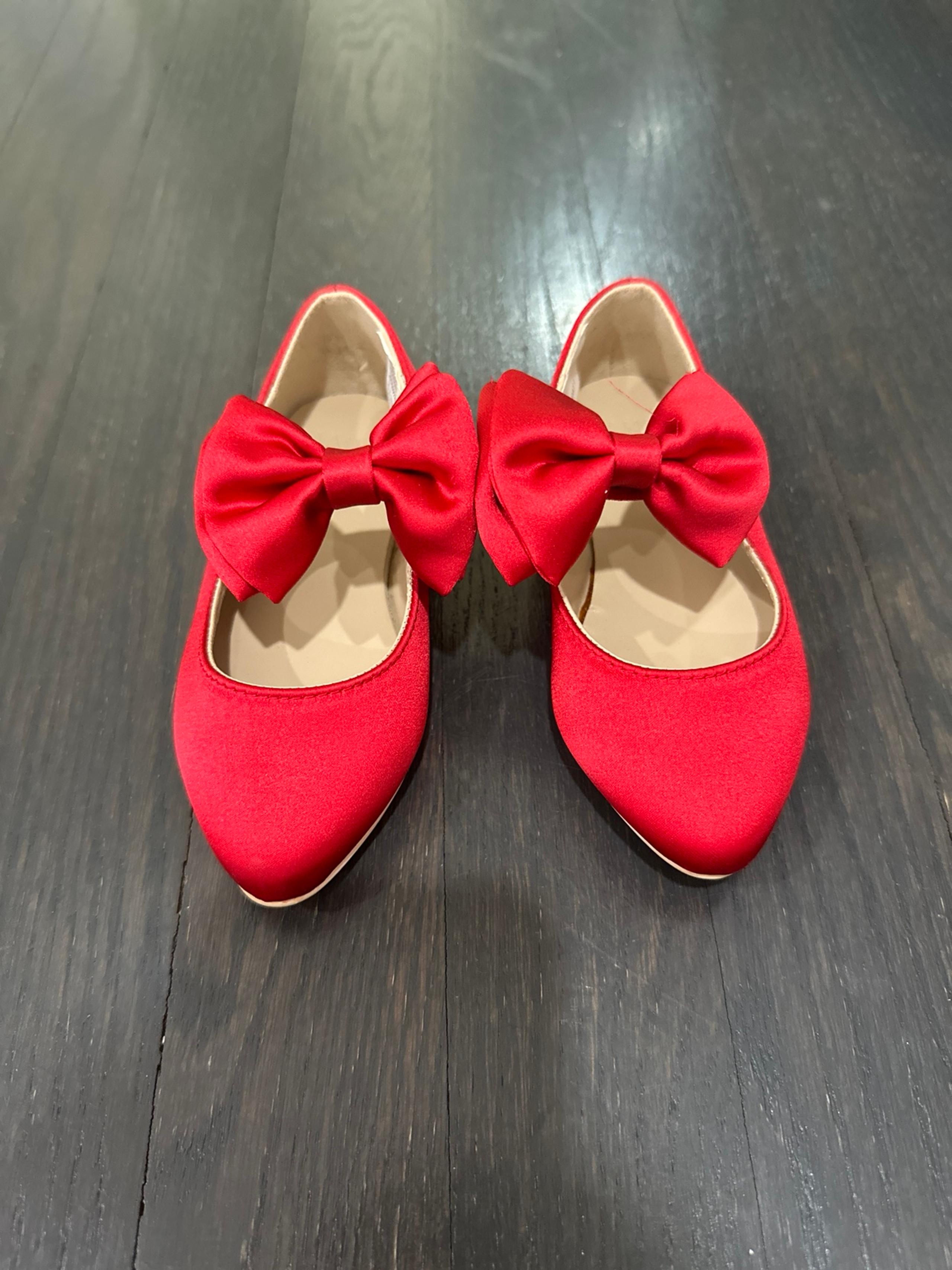 Girls red shoes size 6 (baby)
