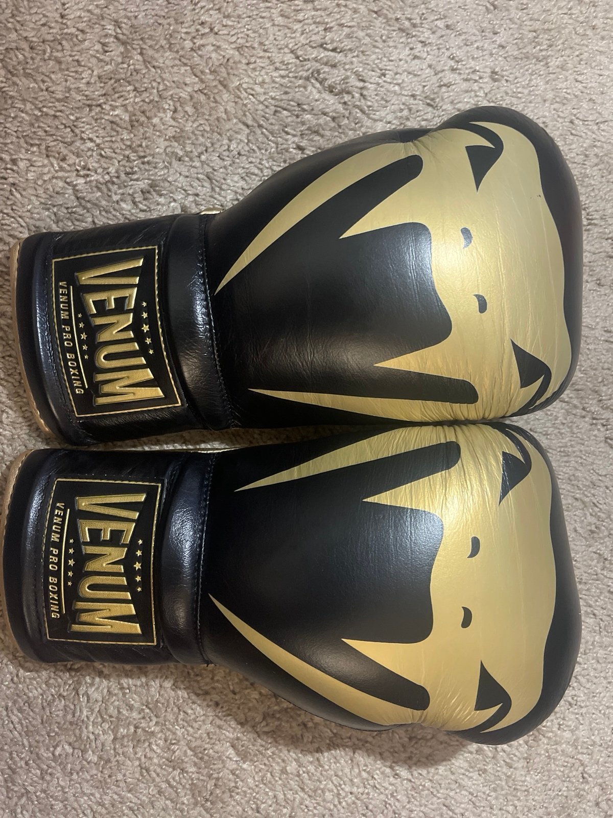 Boxing gloves