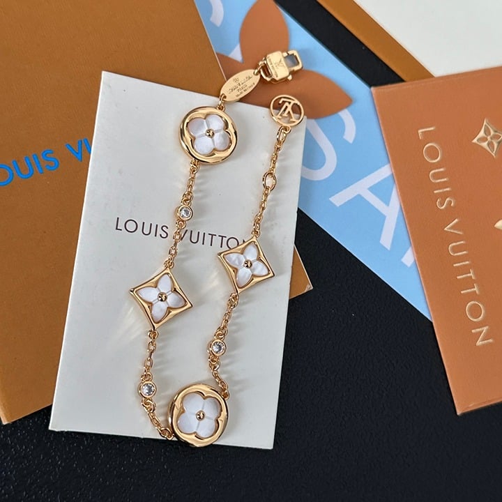 18K Gold (White Shell) Diamond Bracelet