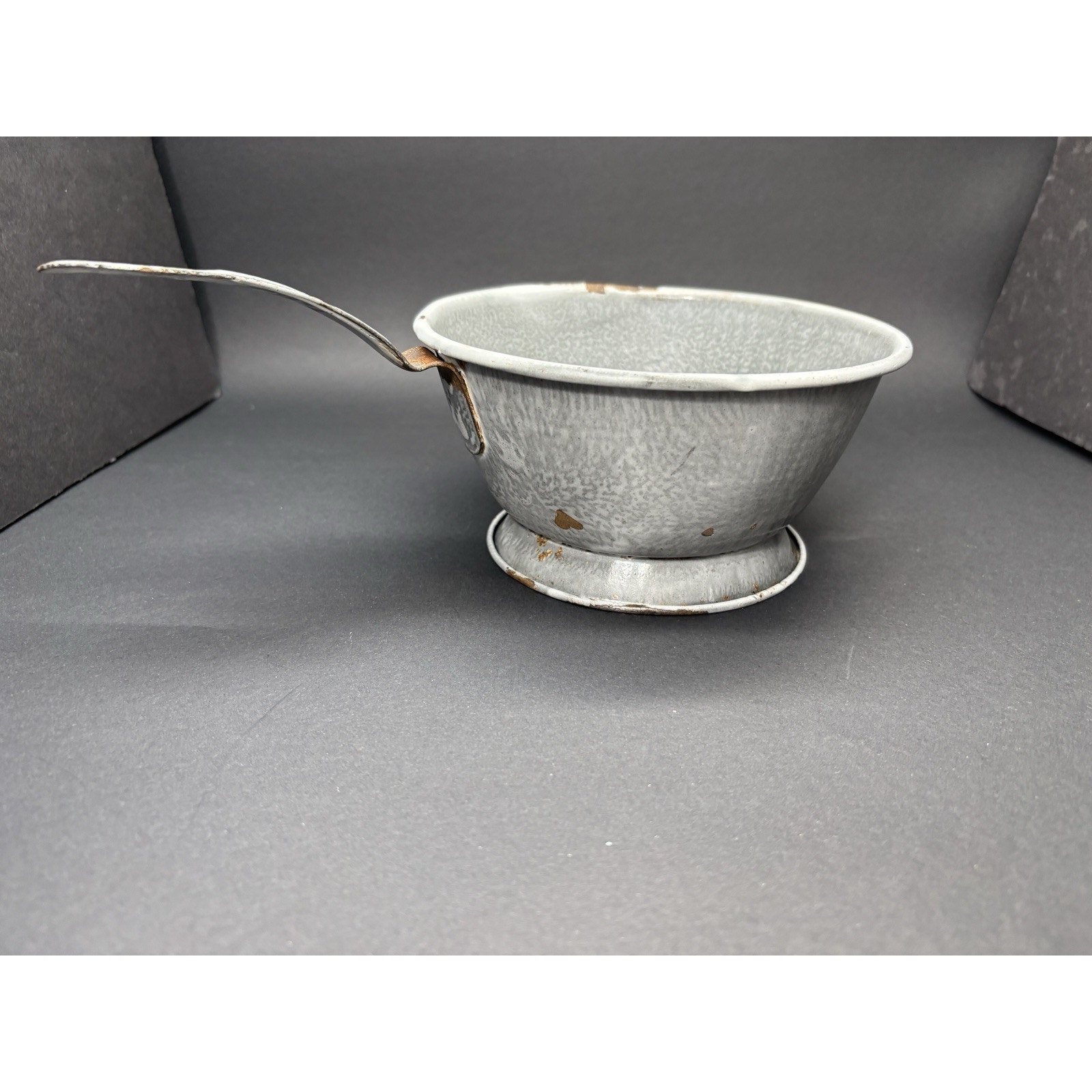 Vintage Graniteware Enamelware Footed 7” Colander Strainer Kitchen Primitive