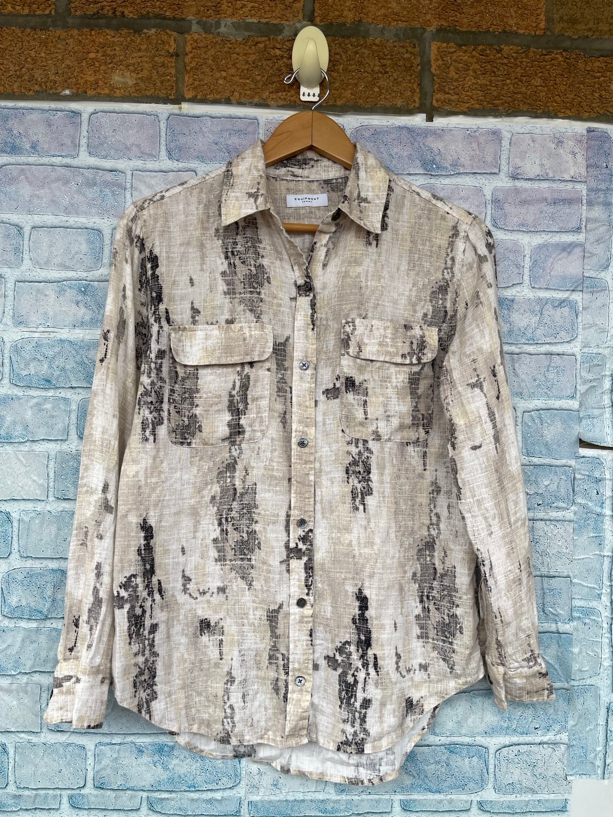 Equipment Signature Neutral Abstract Print Linen Button Down Shirt XS