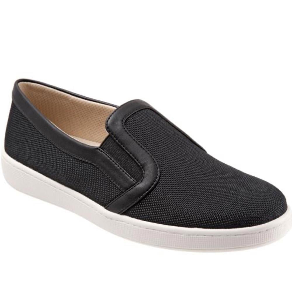 Trotters Alright Slip On in Black Narrow