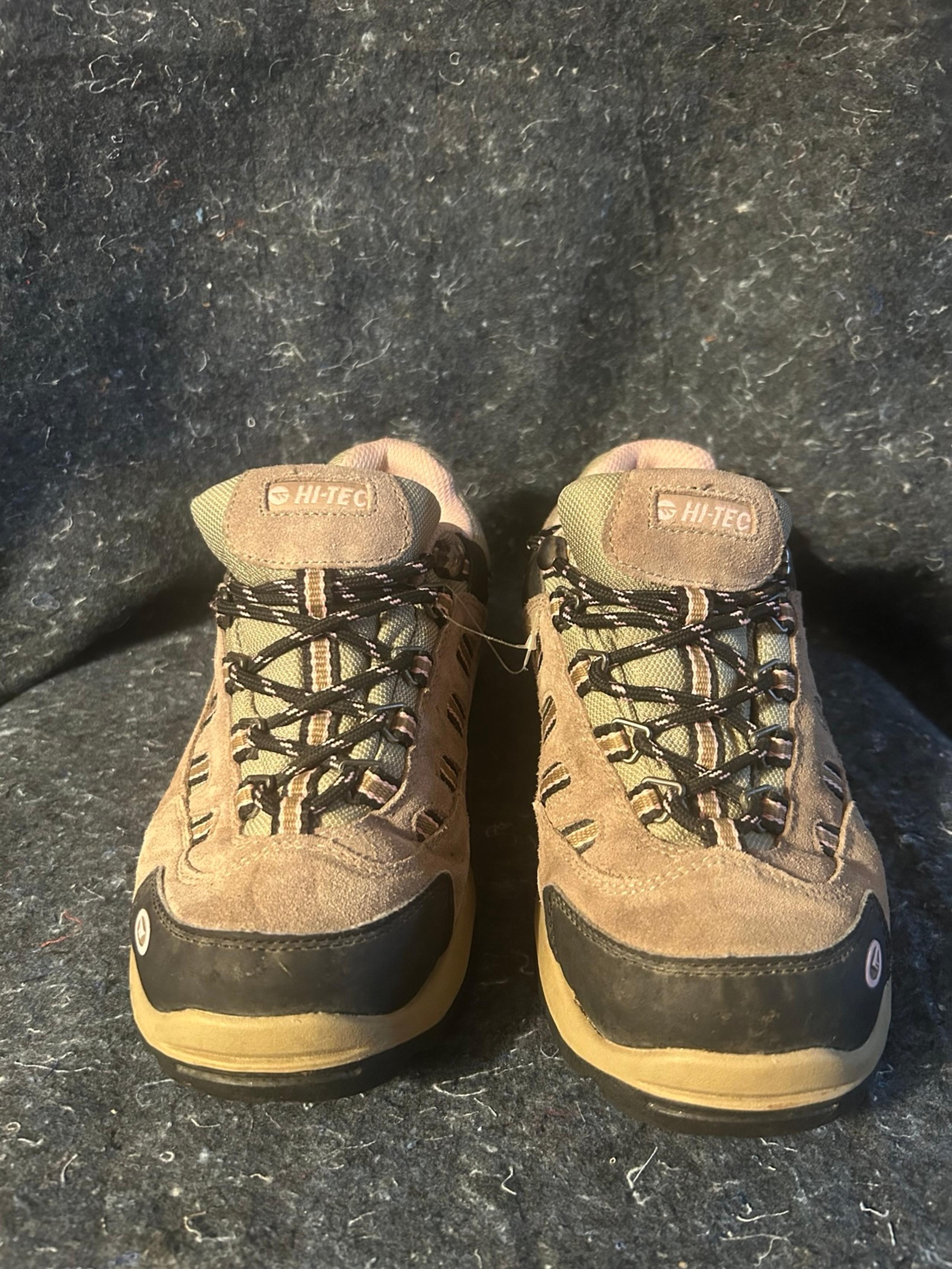 Hi-Tec BANDERA LOW WP Women's Waterproof Hiking Boots US 6.5   (A246154) used
