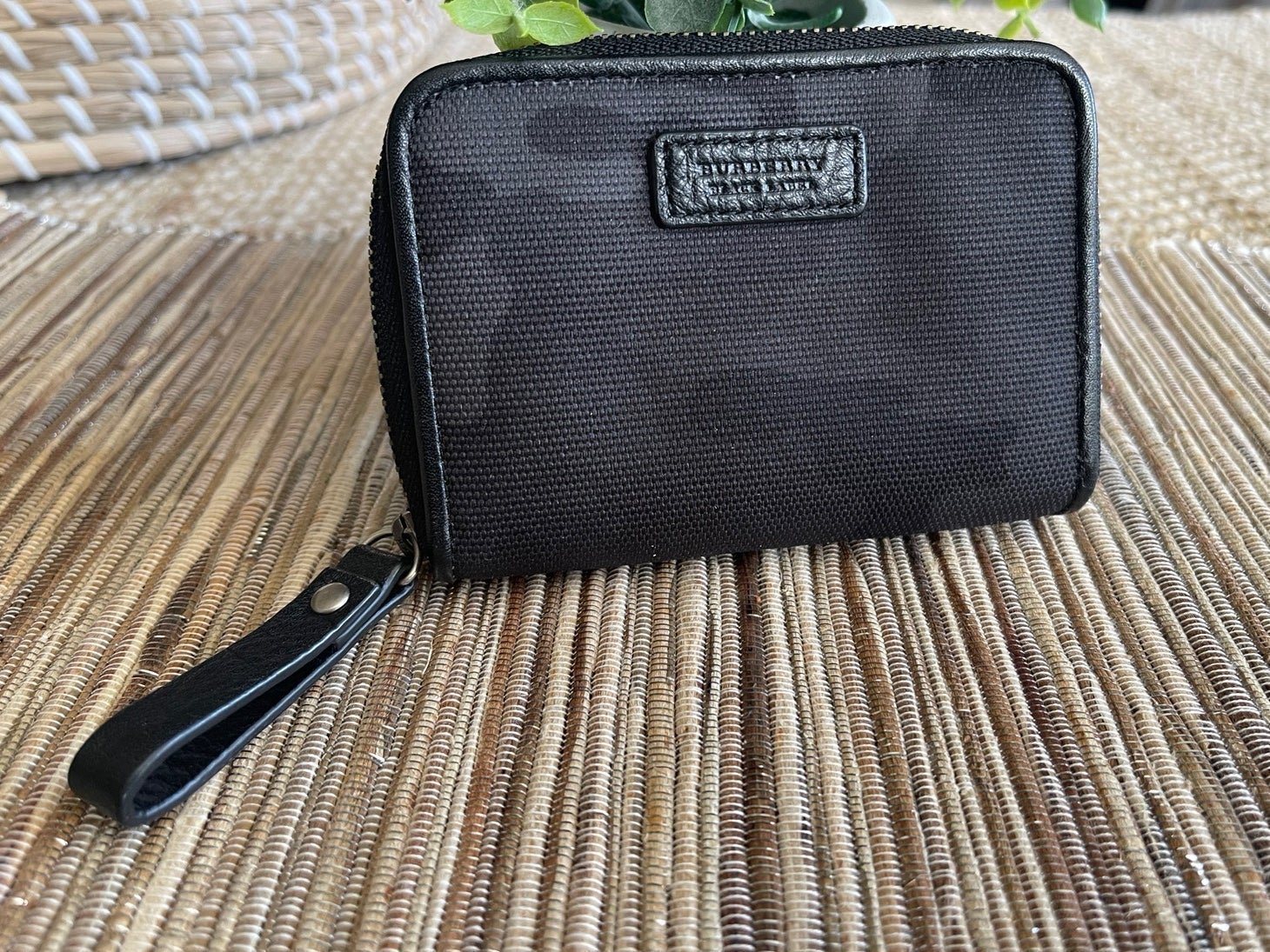 Burberry black label limited edition wallet with keyholder