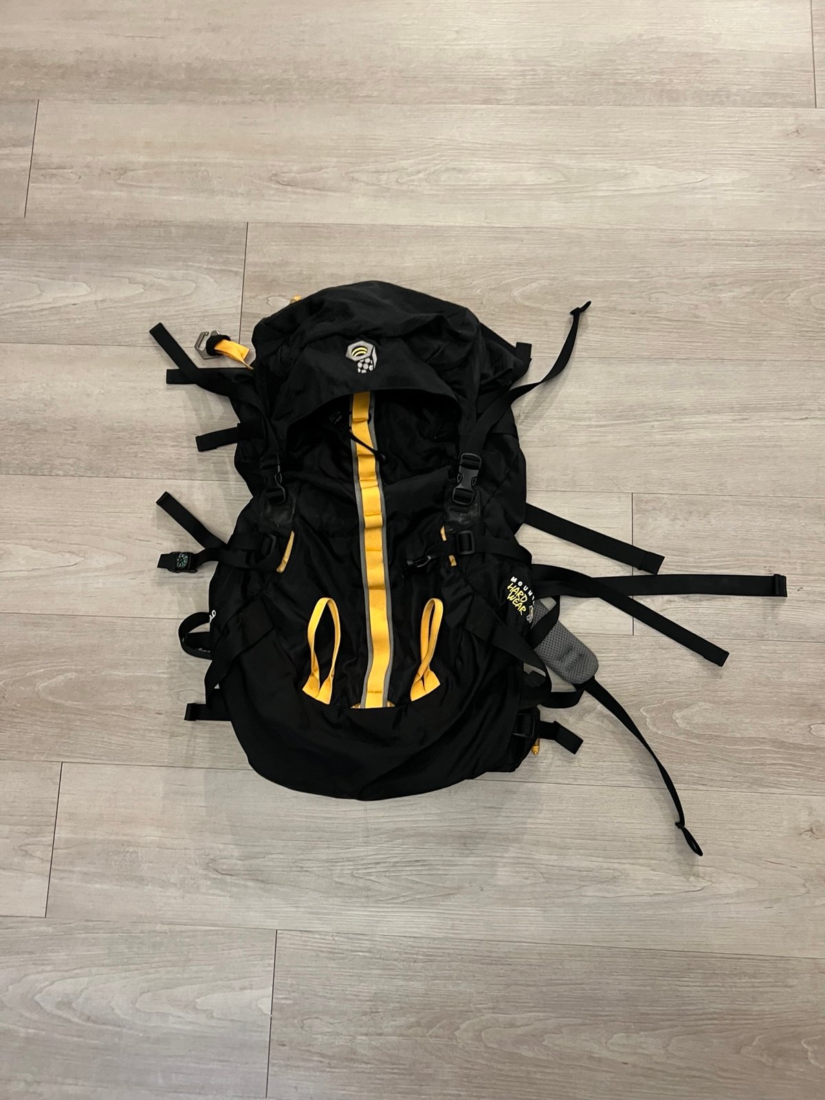 Mountain Hardware Trad Pack Hiking Outdoors Camping Backpack Large Black Yellow