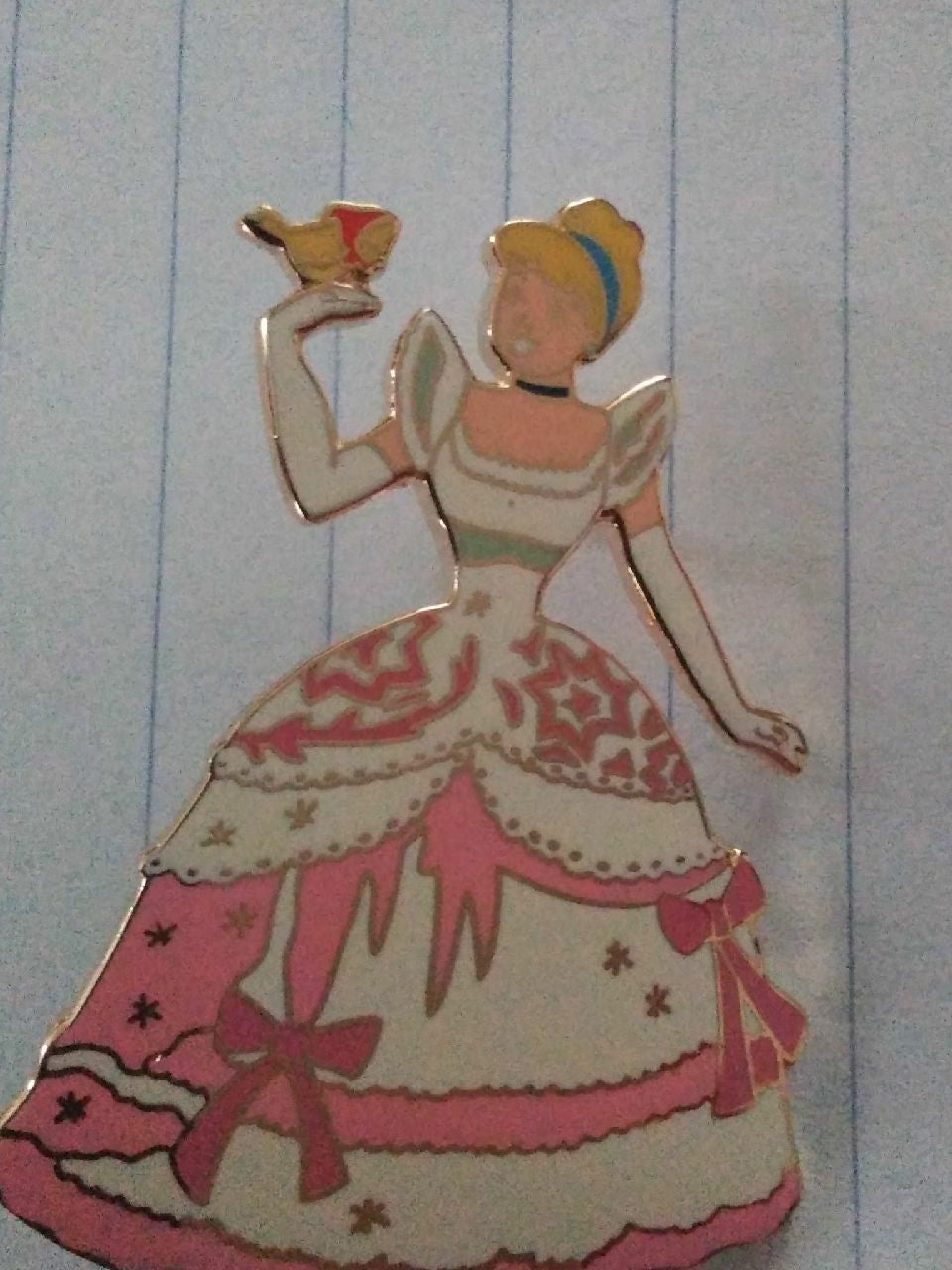 61373 DS Vintage Cinderella pin