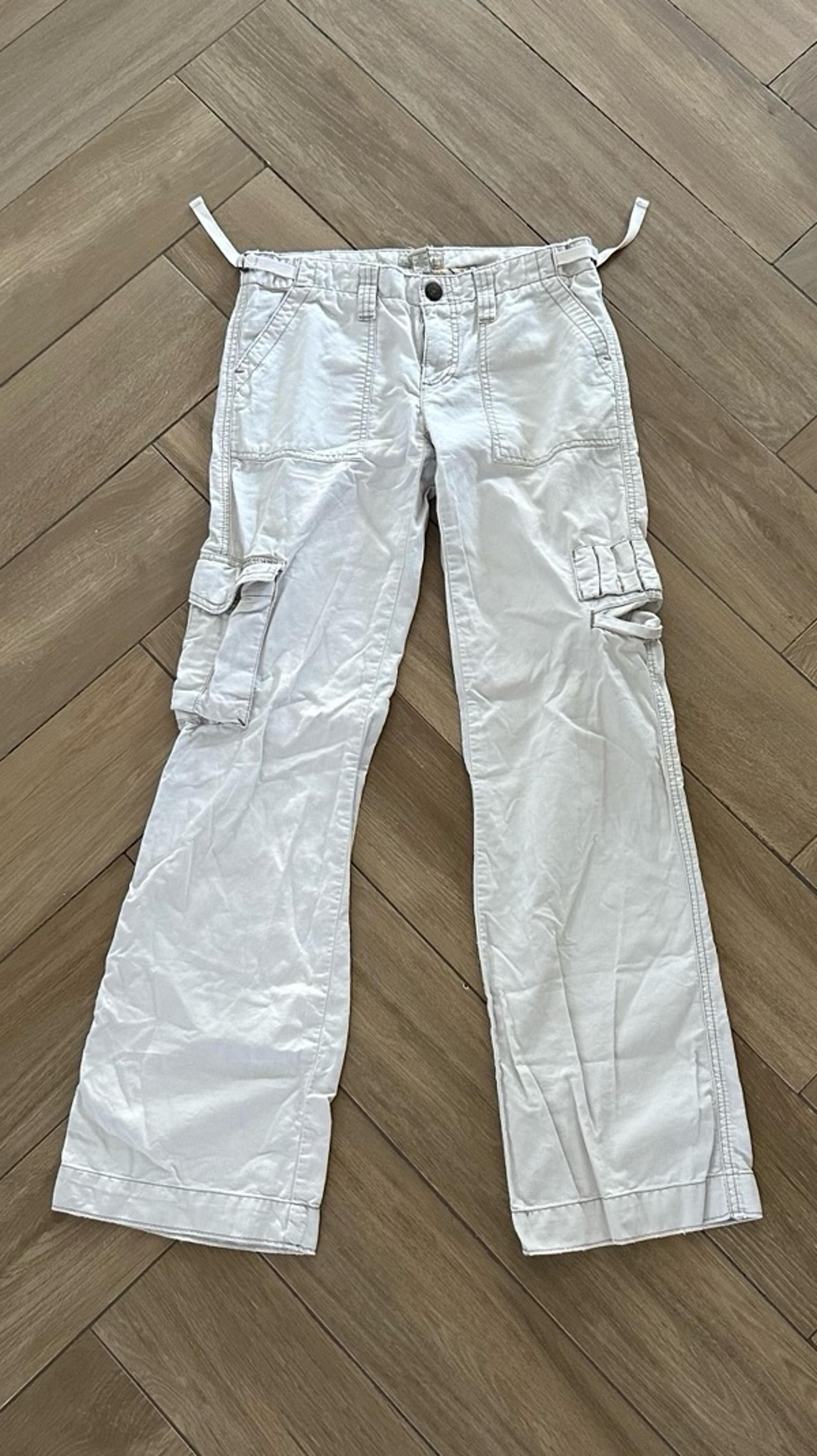 Y2K white cream beige cargo pants women size 4 American eagle