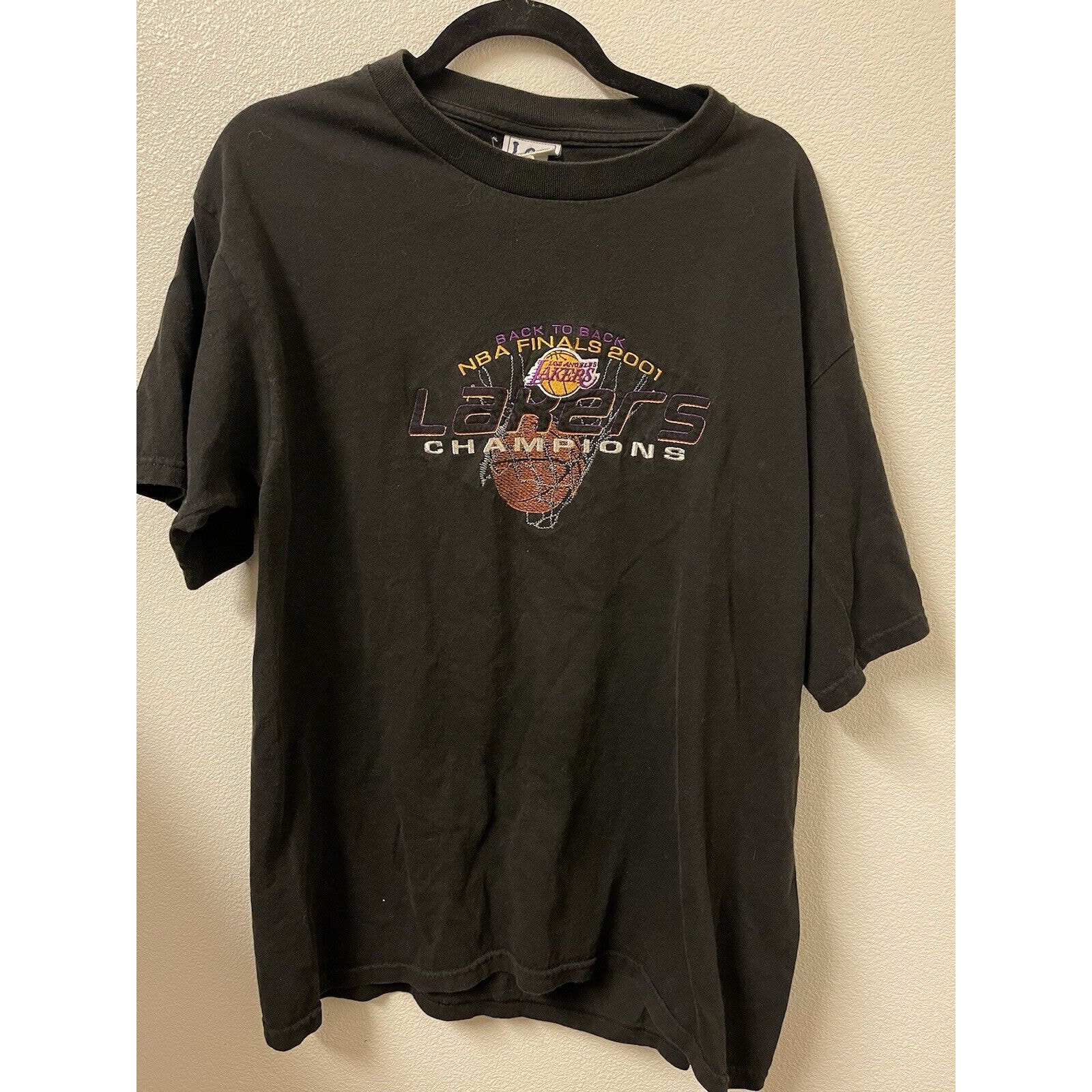 Vintage Los Angeles Lakers 2001 Embroidered T-shirt Large LA Lakers Tshirt