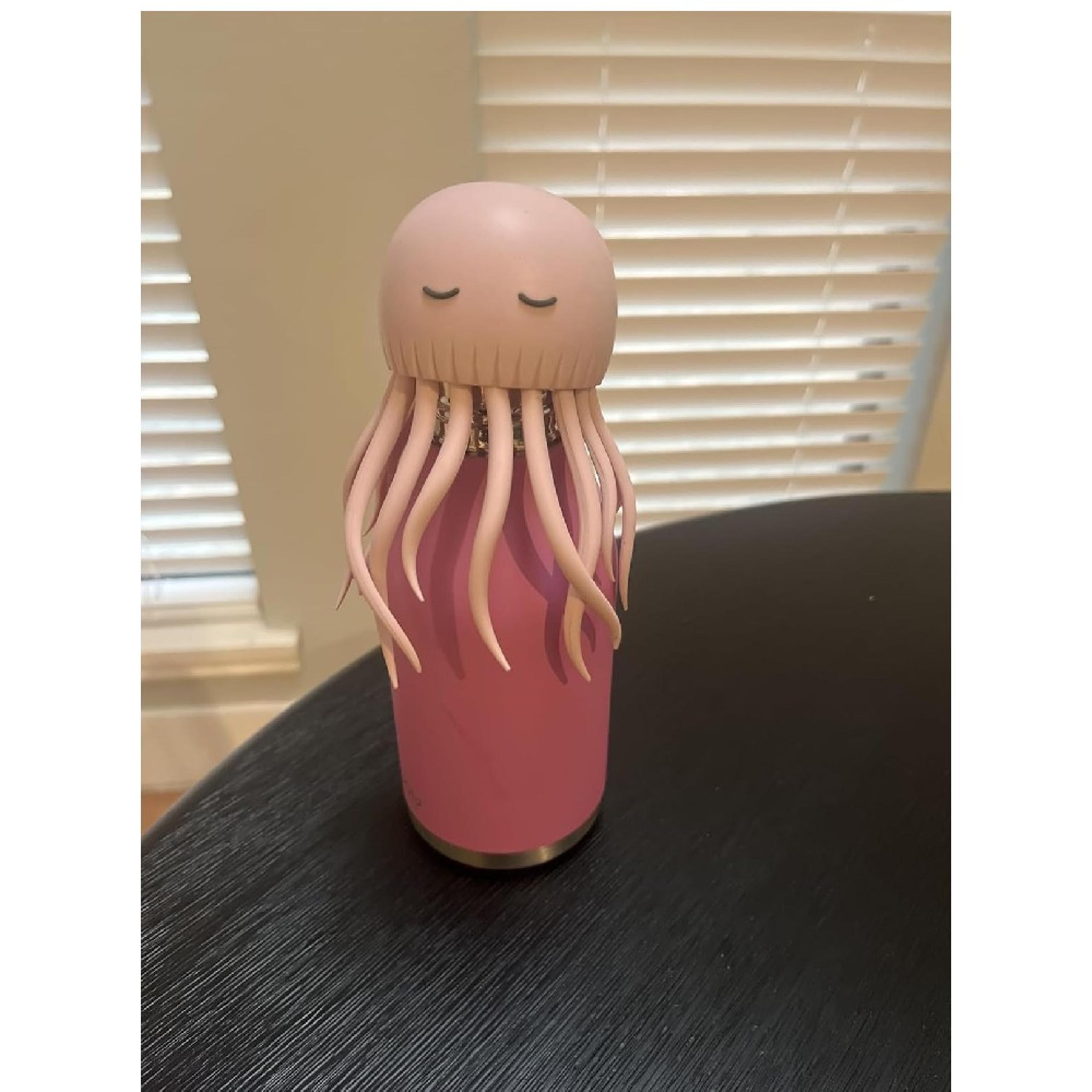 Asobu 16 OZ
Jellyfish Bestie Bottle